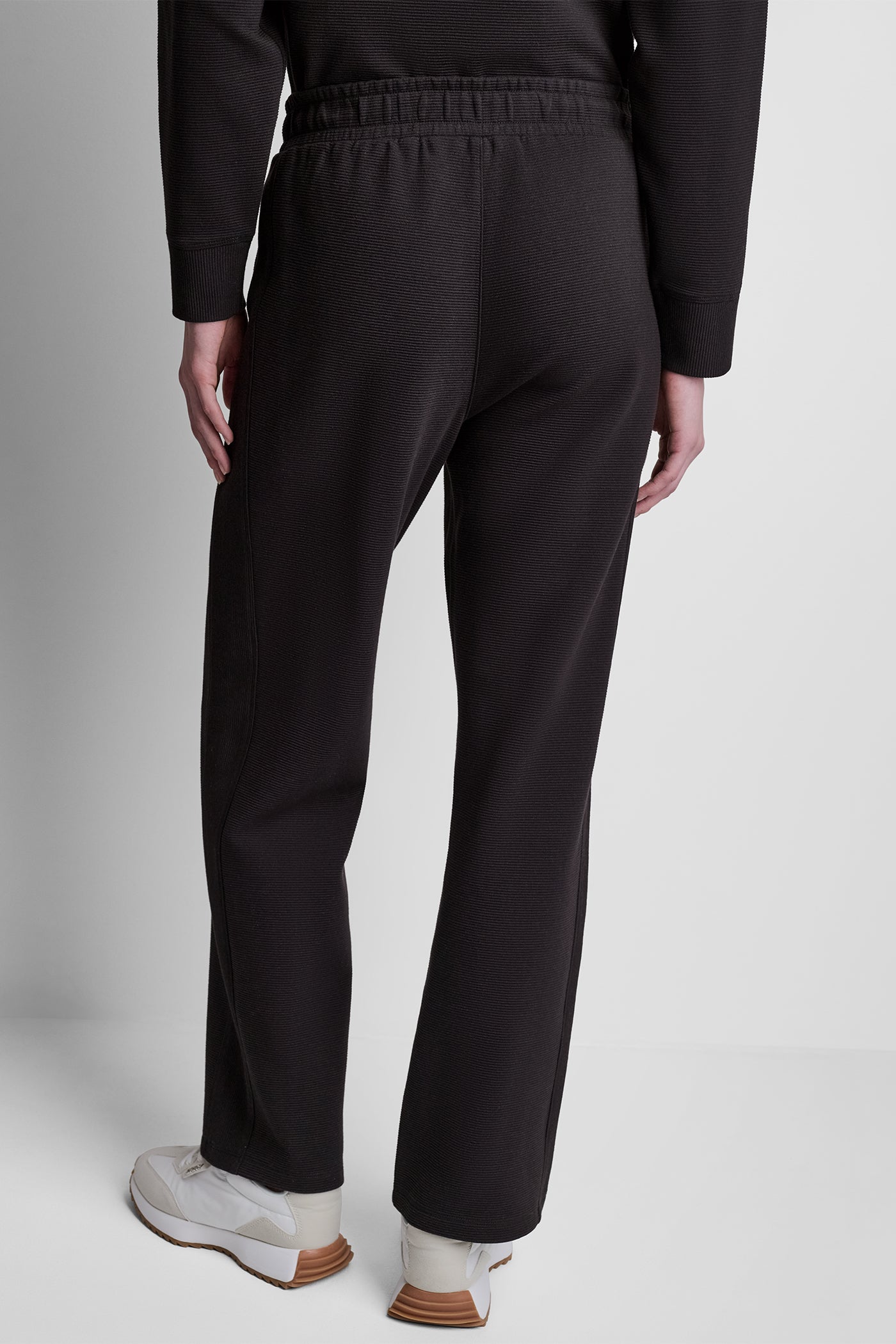 HIGH-RISE RIB TRACK PANTS VIEW 3 HIGH-RISE RIB TRACK PANTS VIEW 3