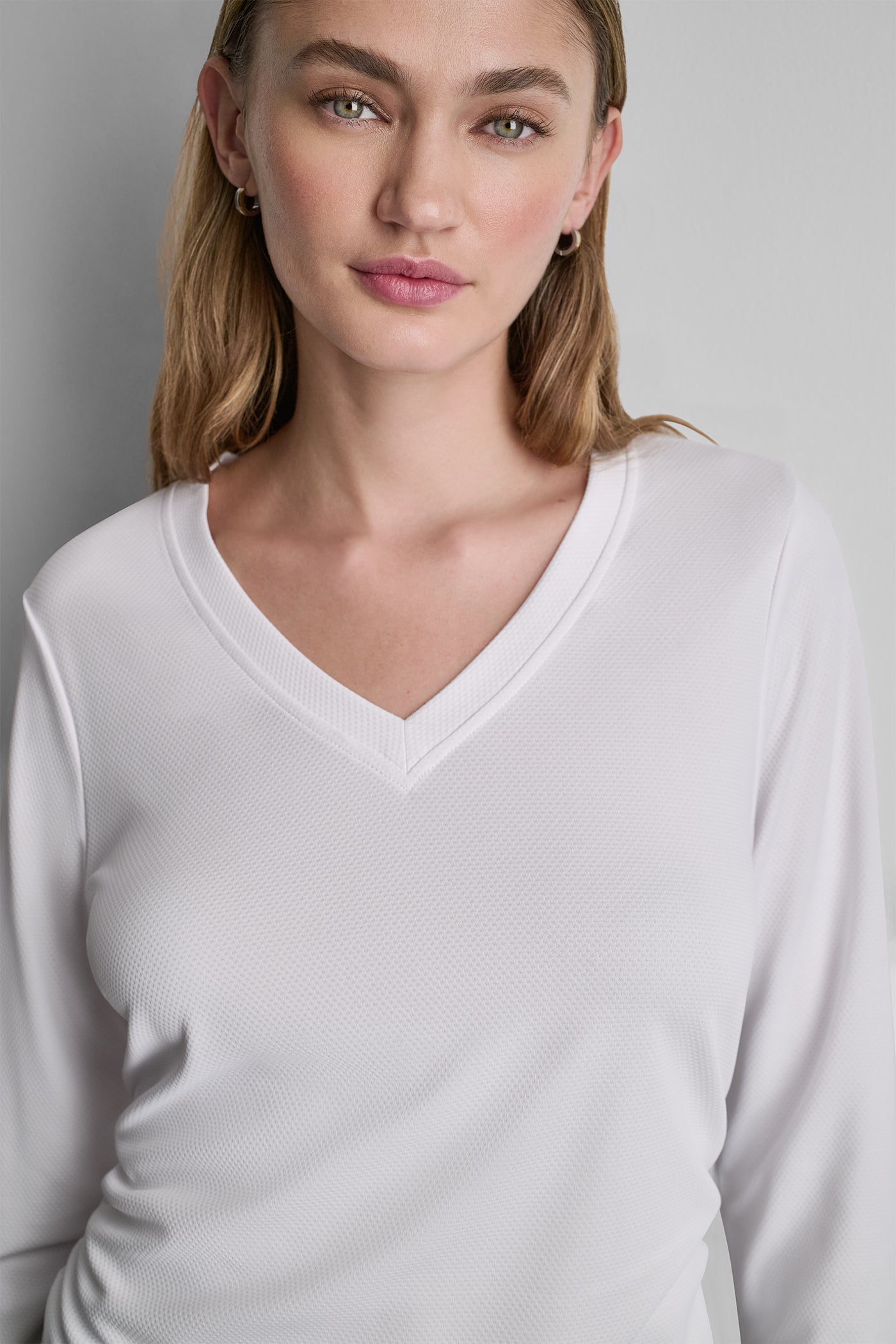 LONG SLEEVE V-NECK TECH TEE View 2 | SALE LONG SLEEVE V-NECK TECH TEE View 2 | SALE