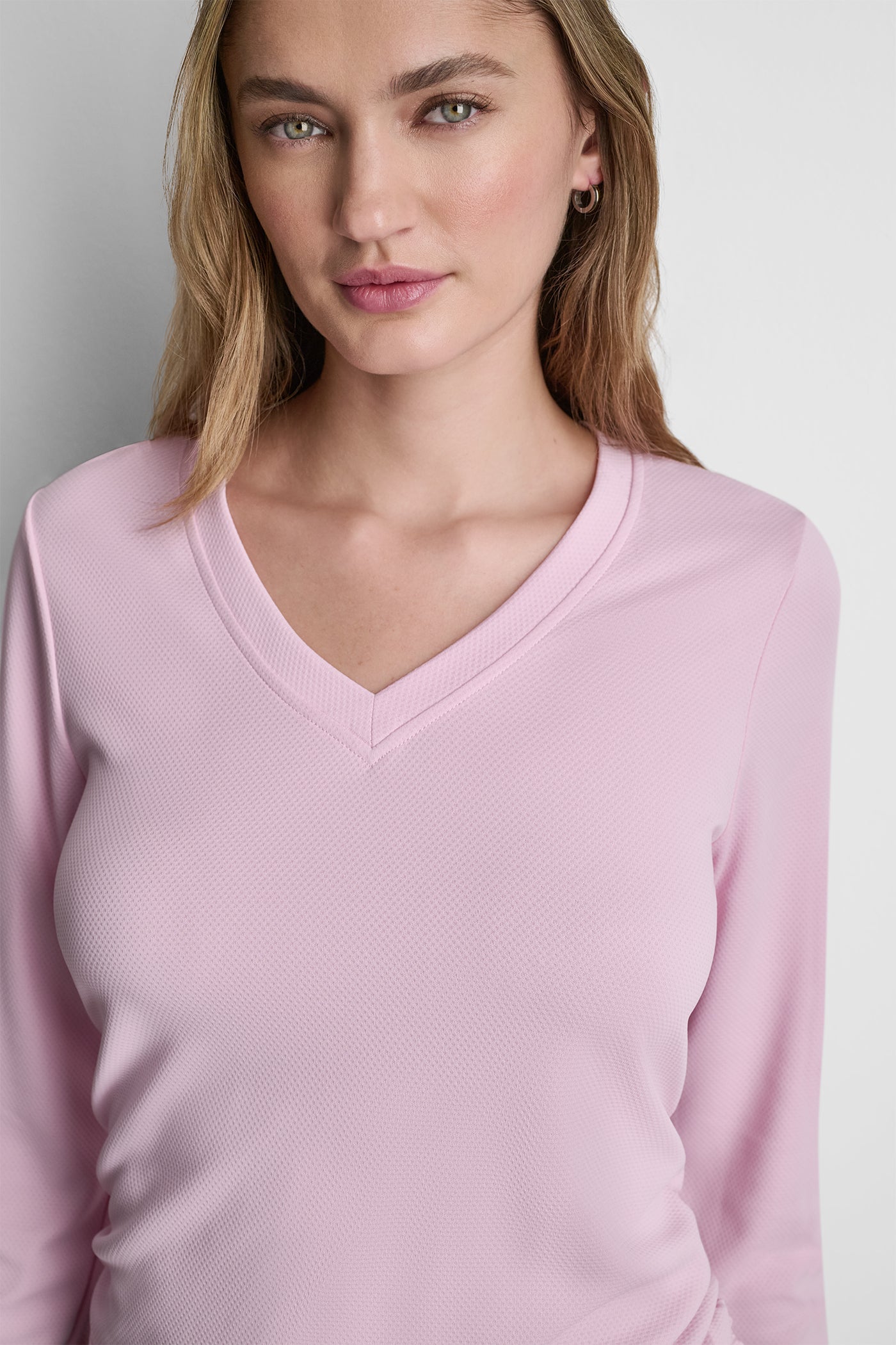 LONG SLEEVE V-NECK TECH TEE View 2 | SALE LONG SLEEVE V-NECK TECH TEE View 2 | SALE