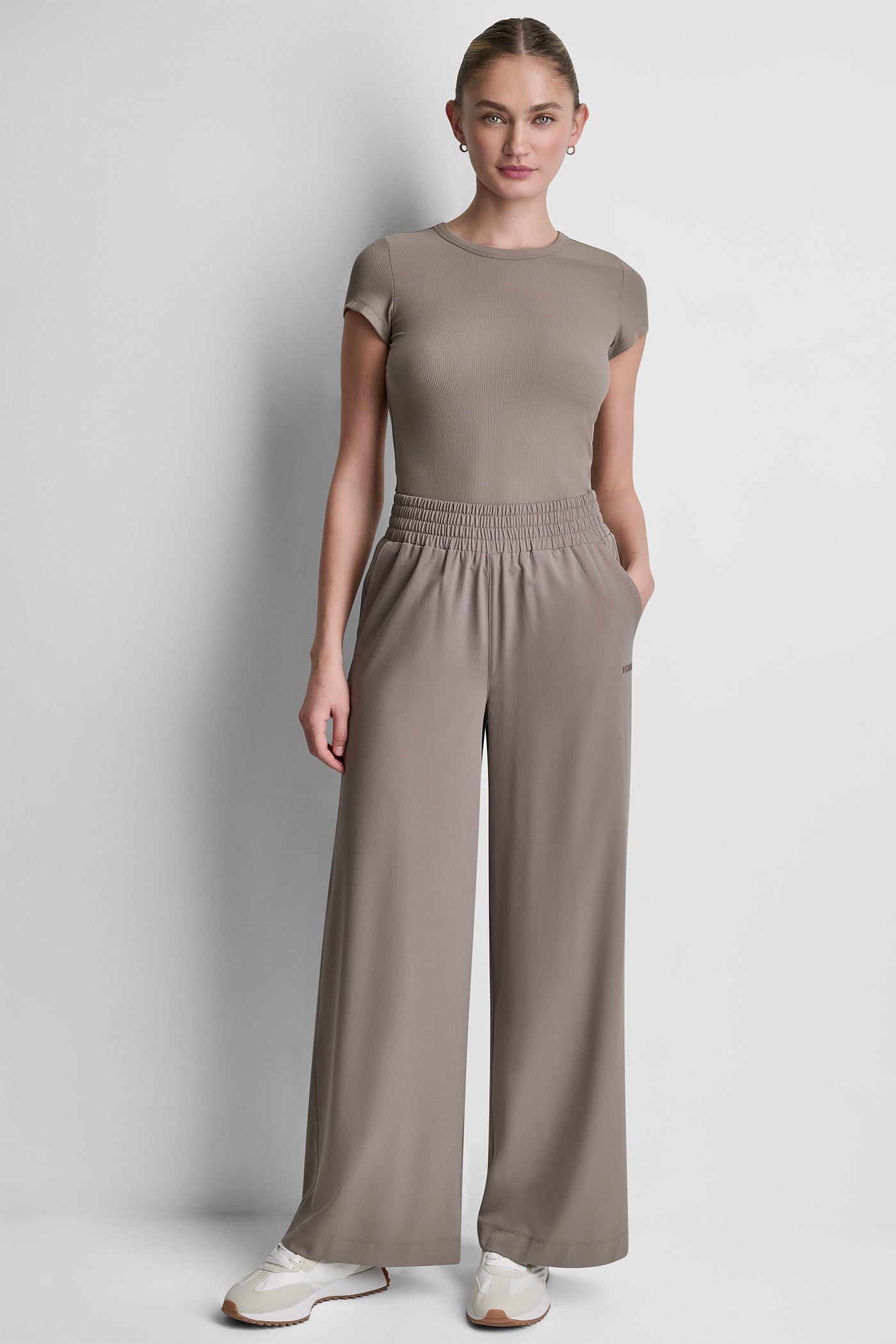 HUDSON STRETCH HIGH-RISE WIDE LEG PANT VIEW 6 | Gifts Under $100 HUDSON STRETCH HIGH-RISE WIDE LEG PANT VIEW 6 | Gifts Under $100
