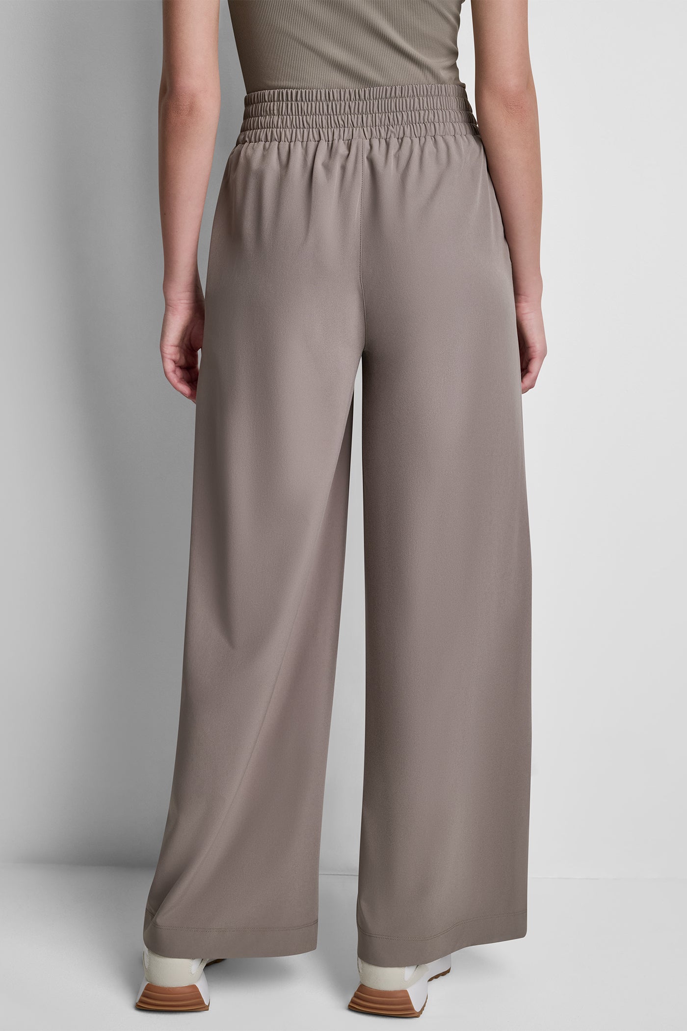 HUDSON STRETCH HIGH-RISE WIDE LEG PANT VIEW 3 | Gifts Under $100 HUDSON STRETCH HIGH-RISE WIDE LEG PANT VIEW 3 | Gifts Under $100