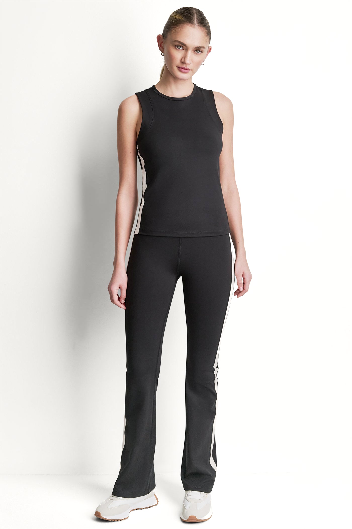 BALANCE COMPRESSION SIDE STRIPE FLARE LEGGING VIEW 5 BALANCE COMPRESSION SIDE STRIPE FLARE LEGGING VIEW 5