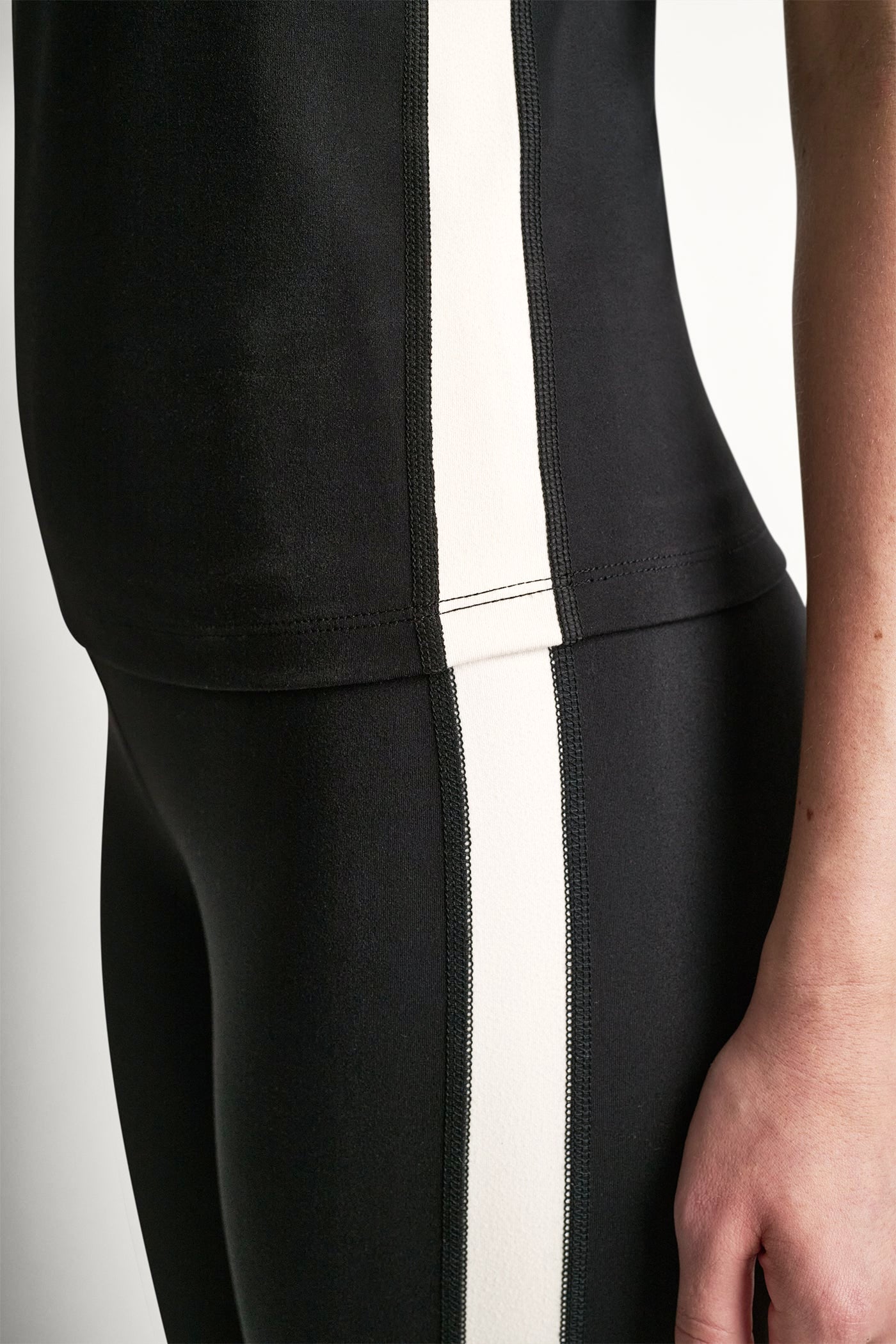 BALANCE COMPRESSION SIDE STRIPE FLARE LEGGING VIEW 6 BALANCE COMPRESSION SIDE STRIPE FLARE LEGGING VIEW 6