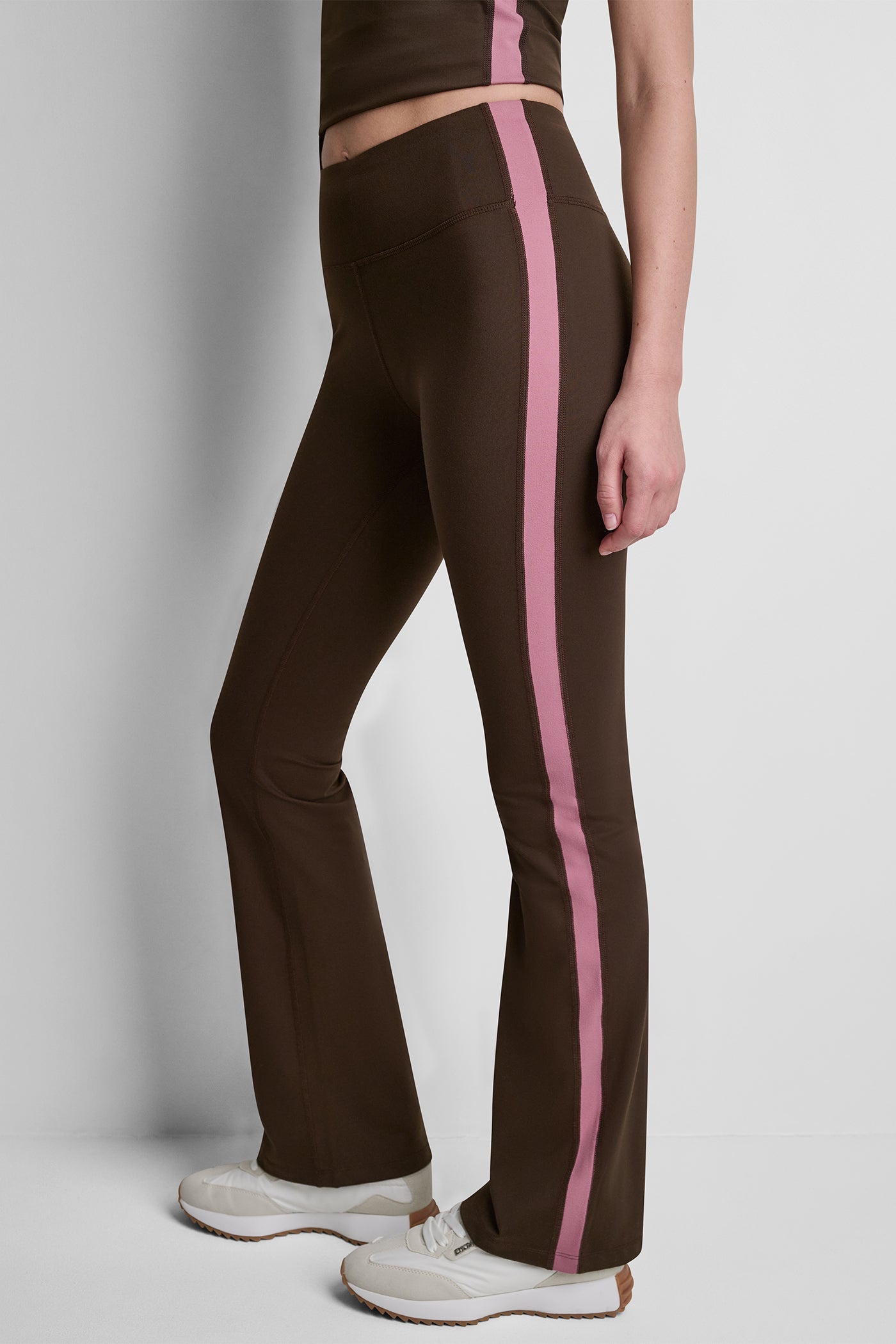 BALANCE COMPRESSION SIDE STRIPE FLARE LEGGING VIEW 1 BALANCE COMPRESSION SIDE STRIPE FLARE LEGGING VIEW 1