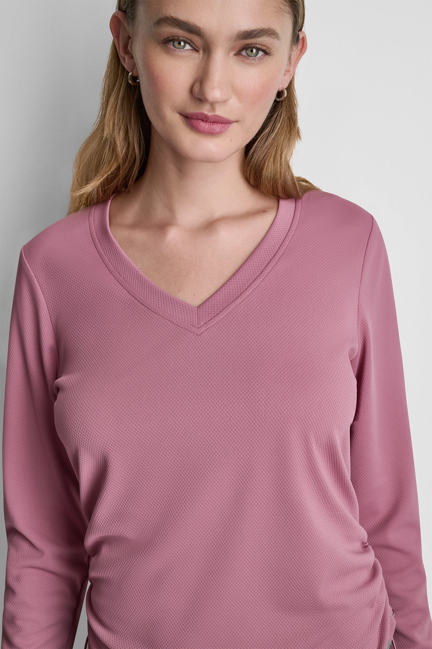LONG SLEEVE V-NECK TECH TEE View 2 | SALE LONG SLEEVE V-NECK TECH TEE View 2 | SALE