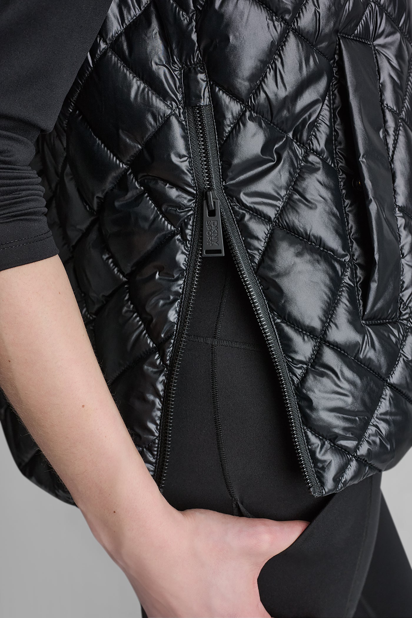 HOODED DIAMOND QUILTED VEST VIEW 2