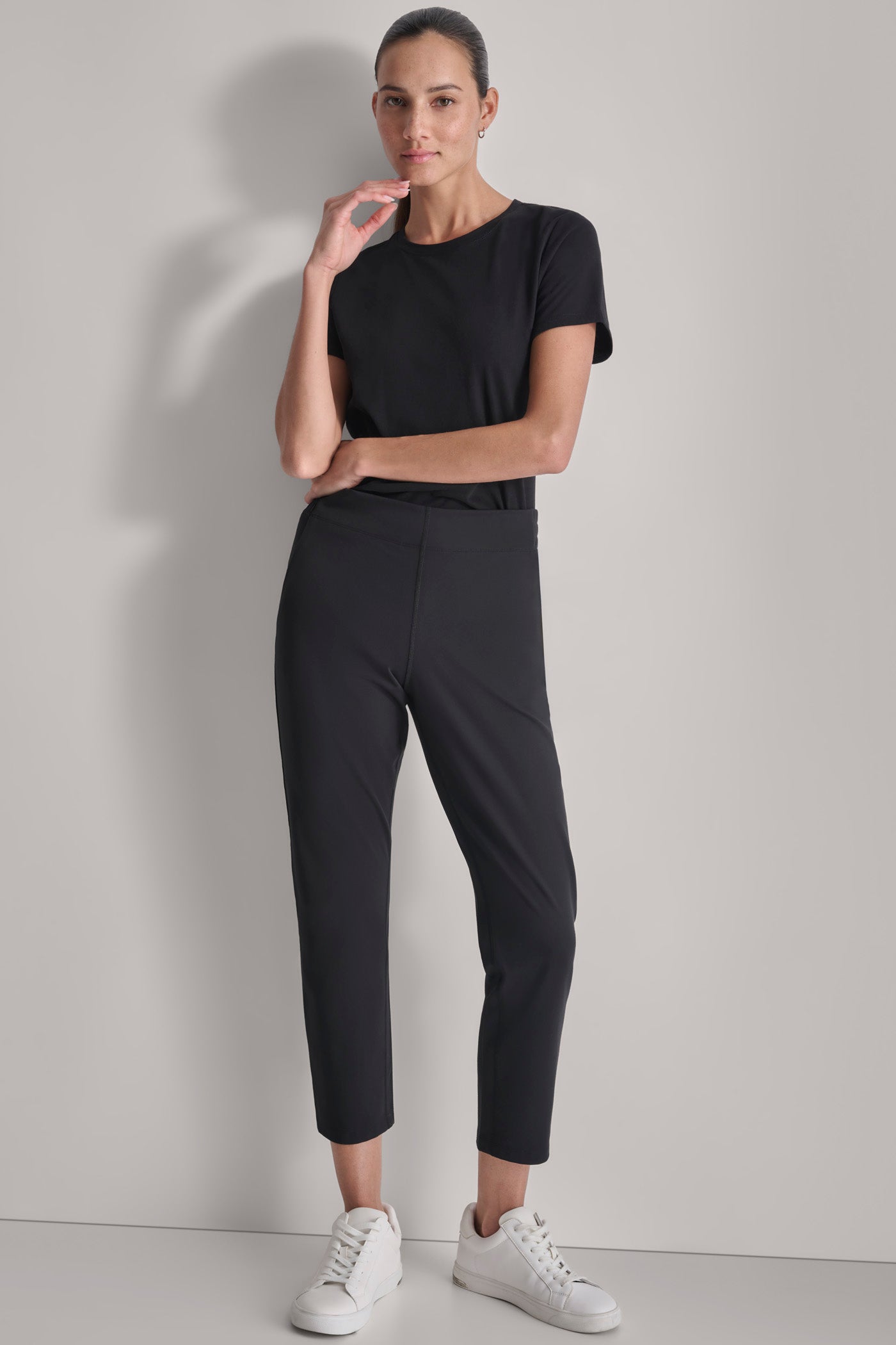 CROPPED MID-RISE BALANCE COMPRESSION SKINNY PANT View 1 | Fall Collection CROPPED MID-RISE BALANCE COMPRESSION SKINNY PANT View 1 | Fall Collection