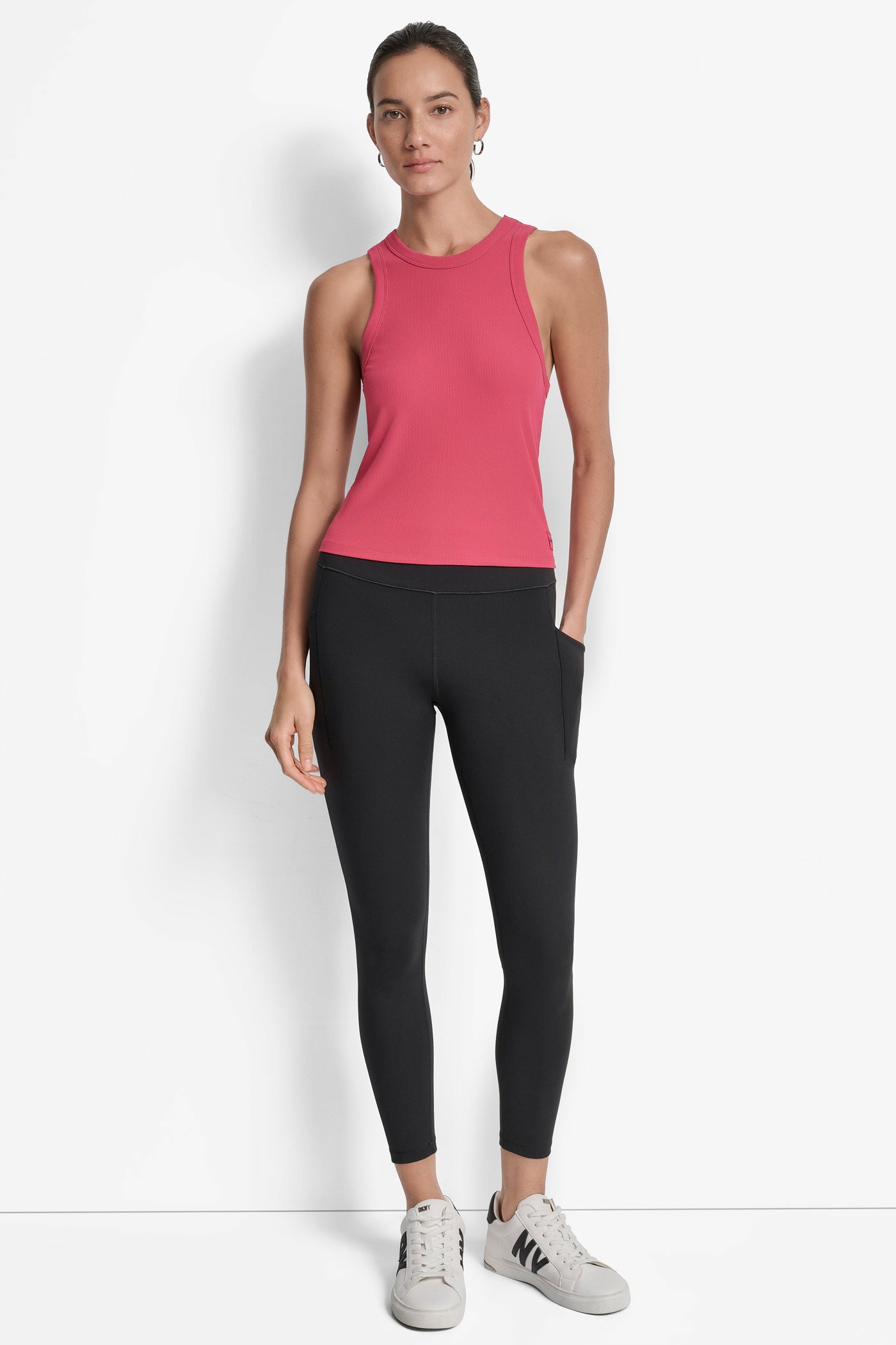HIGH-NECK TANK VIEW 6 HIGH-NECK TANK VIEW 6