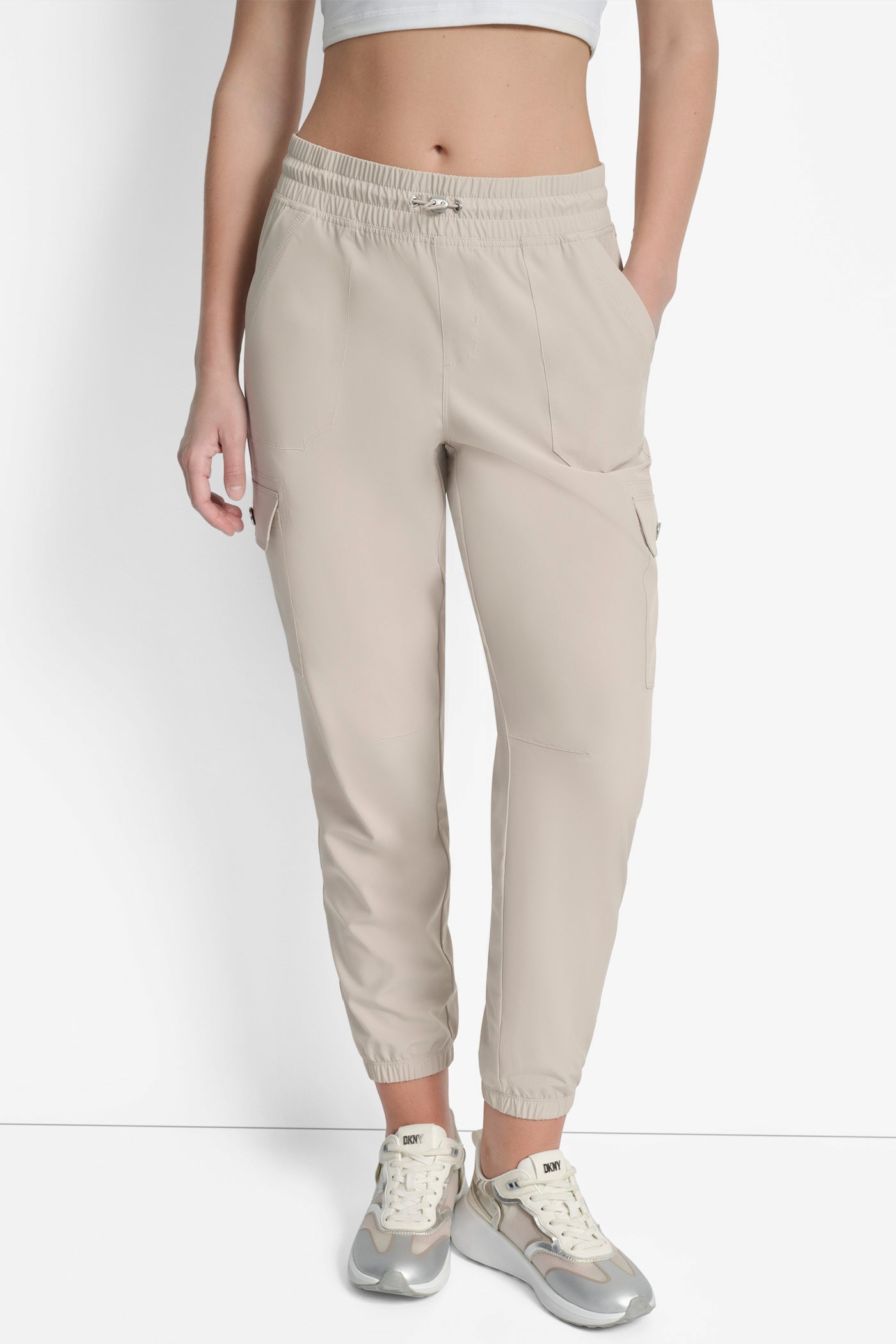 HIGH-RISE RELAXED CARGO JOGGER VIEW 4 HIGH-RISE RELAXED CARGO JOGGER VIEW 4