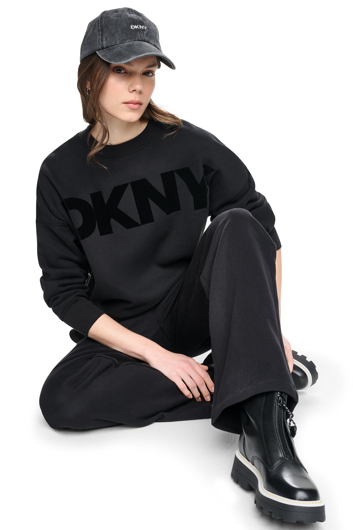 HIGH RISE FLOCKED LOGO RELAXED PANT VIEW 2