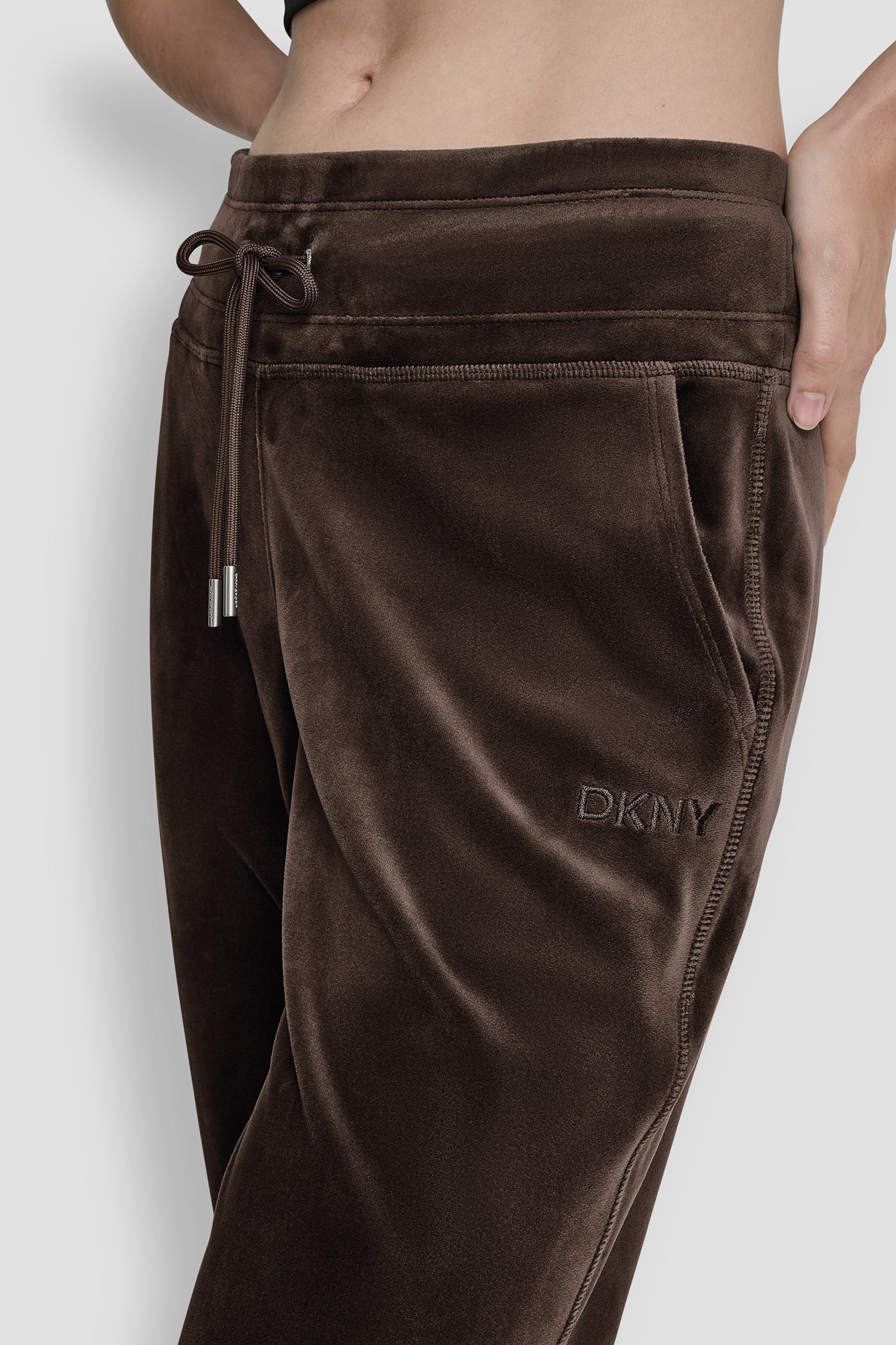 EMBROIDERY LOGO CUFFED SLIM FIT JOGGER WITH POCKETS VIEW 4 | Clothing EMBROIDERY LOGO CUFFED SLIM FIT JOGGER WITH POCKETS VIEW 4 | Clothing