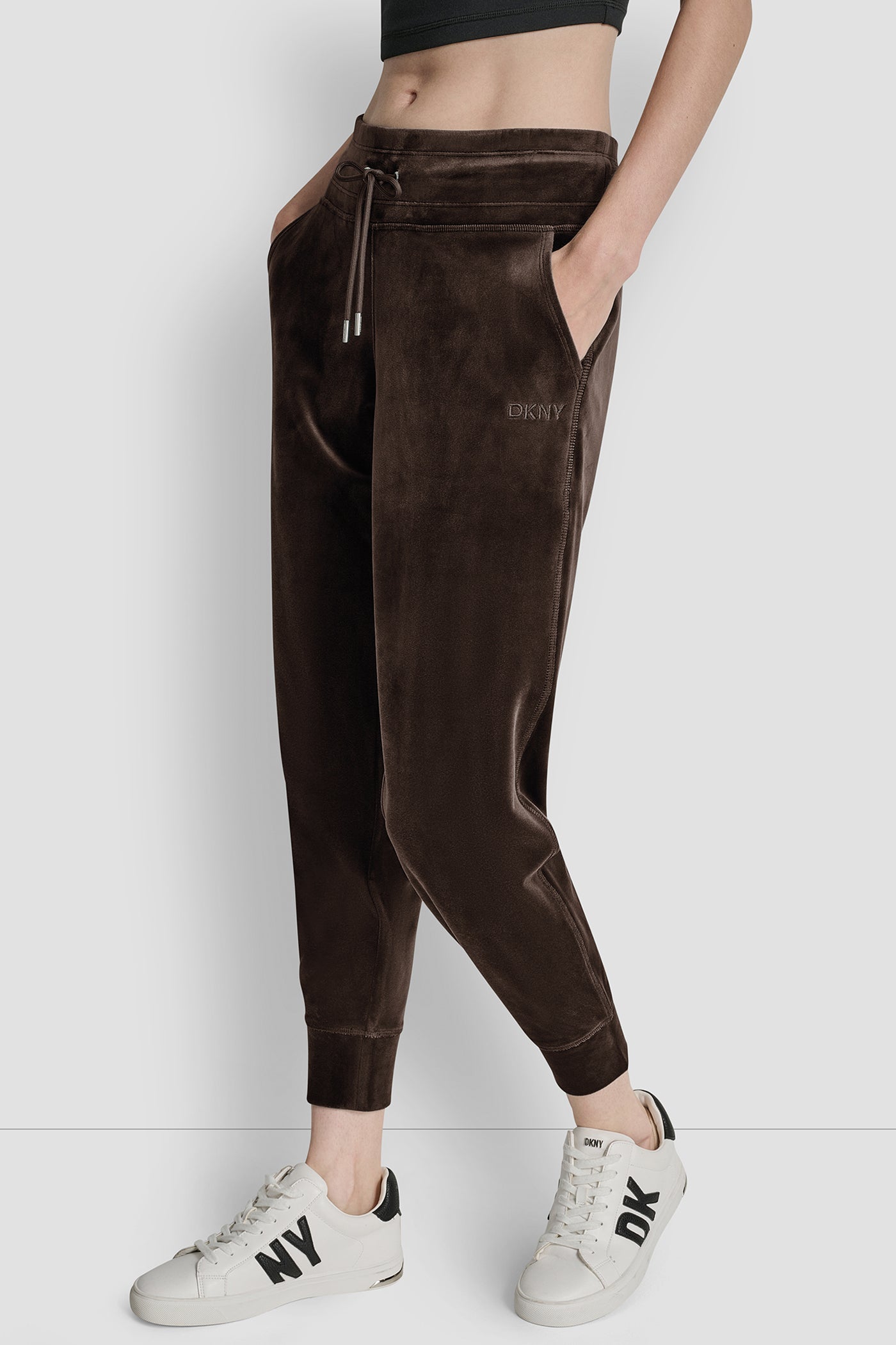 EMBROIDERY LOGO CUFFED SLIM FIT JOGGER WITH POCKETS VIEW 3 | Clothing EMBROIDERY LOGO CUFFED SLIM FIT JOGGER WITH POCKETS VIEW 3 | Clothing