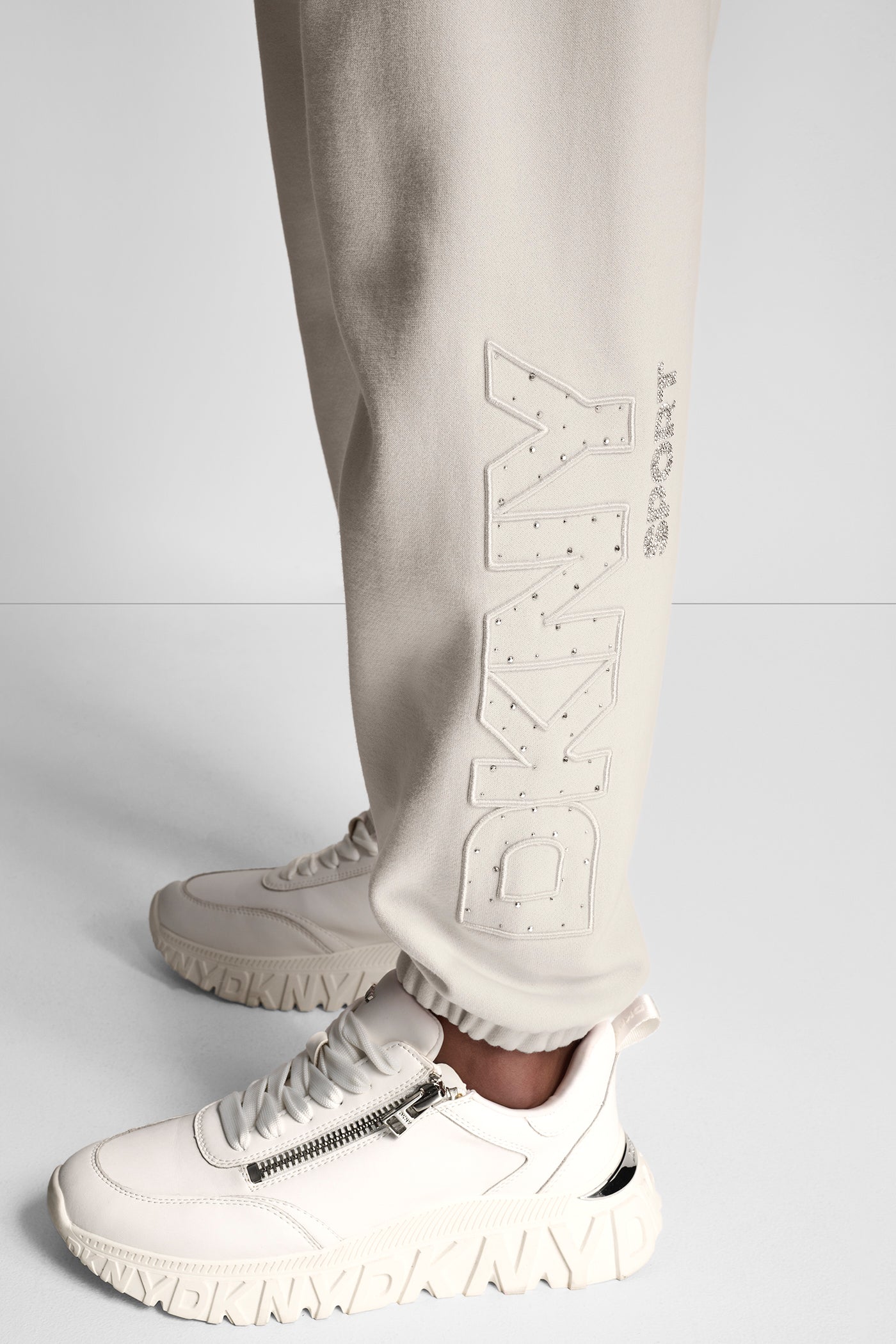 RAISED EMBROIDERY OUTLINE RHINESTONE LOGO JOGGER VIEW 5 | New clothing RAISED EMBROIDERY OUTLINE RHINESTONE LOGO JOGGER VIEW 5 | New clothing