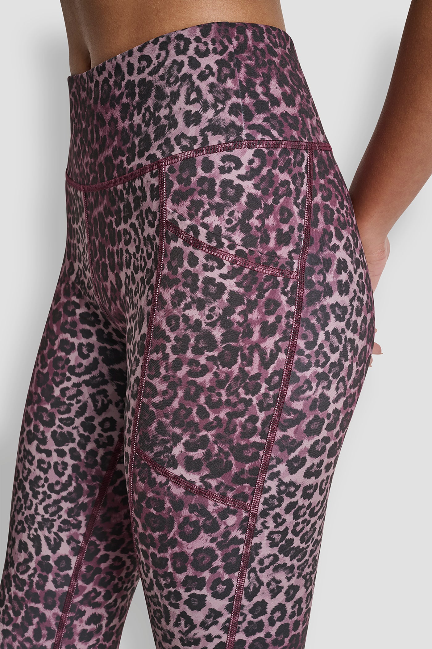 HIGH WAIST 7/8 PRINTED FITNESS TIGHT WITH POCKETS VIEW 4 | DKNY Sport HIGH WAIST 7/8 PRINTED FITNESS TIGHT WITH POCKETS VIEW 4 | DKNY Sport