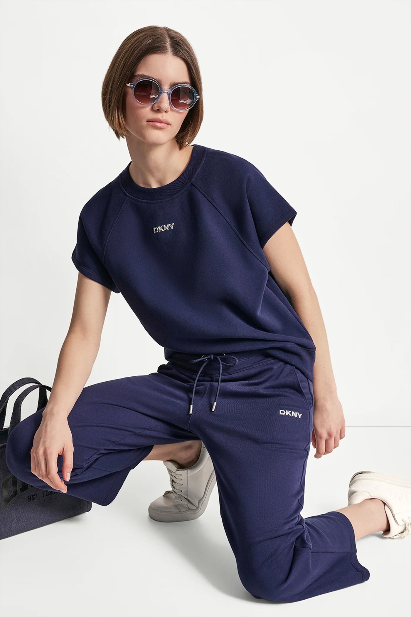 METALLIC BUBBLE LOGO CROPPED HIGH-RISE PANTS VIEW 7 | Sweatshirts & Joggers METALLIC BUBBLE LOGO CROPPED HIGH-RISE PANTS VIEW 7 | Sweatshirts & Joggers