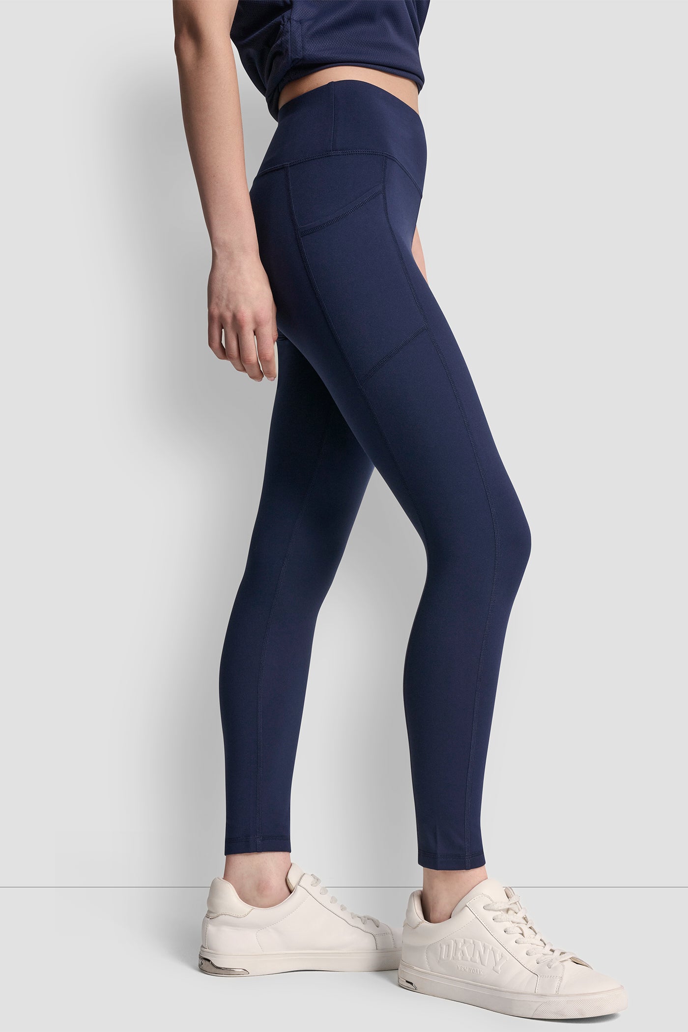 HIGH-RISE LOGO 7/8 LENGTH LEGGING View 1 | Women's Clearance HIGH-RISE LOGO 7/8 LENGTH LEGGING View 1 | Women's Clearance