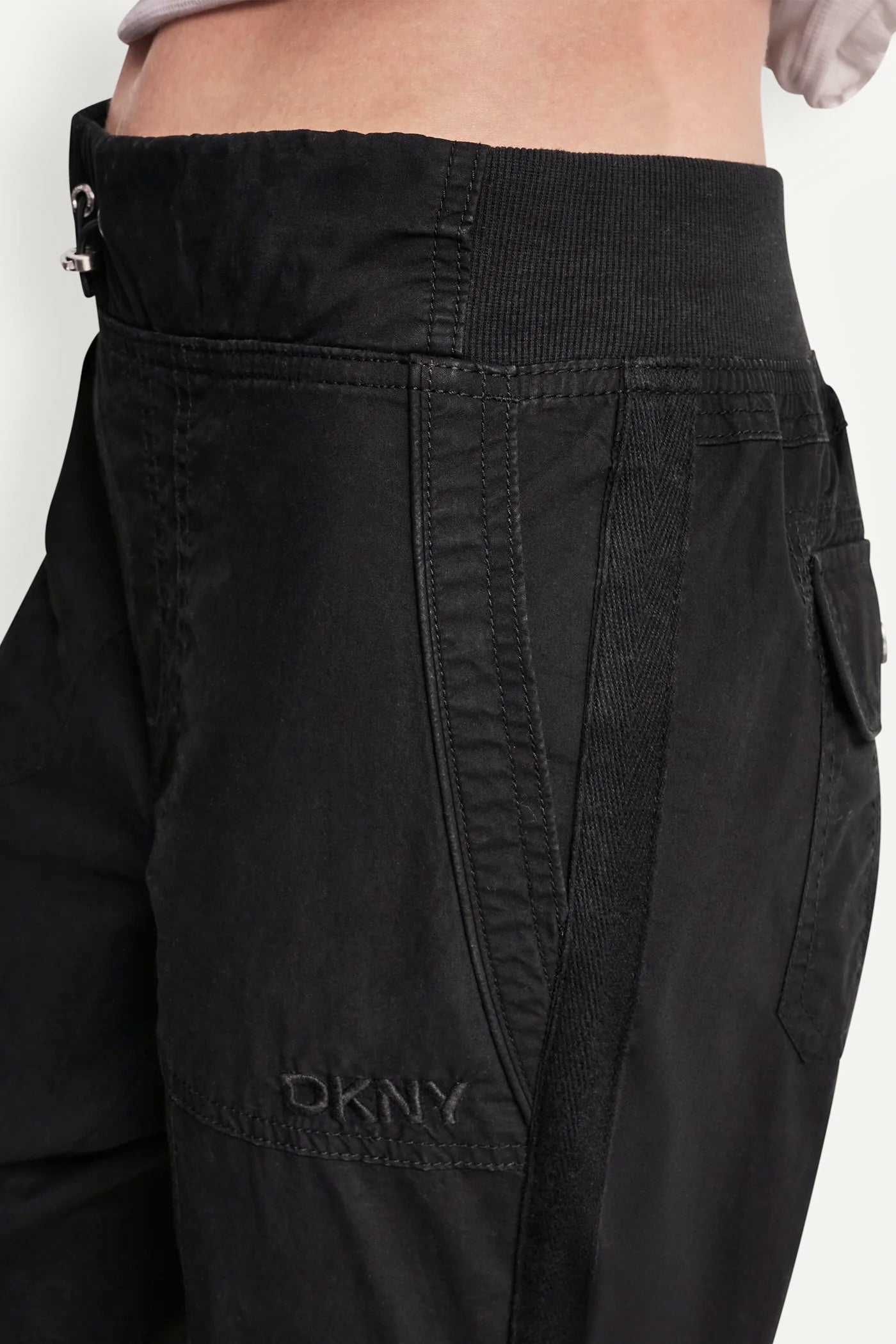 HIGH-RISE SLIM UTILITY JOGGER VIEW 2