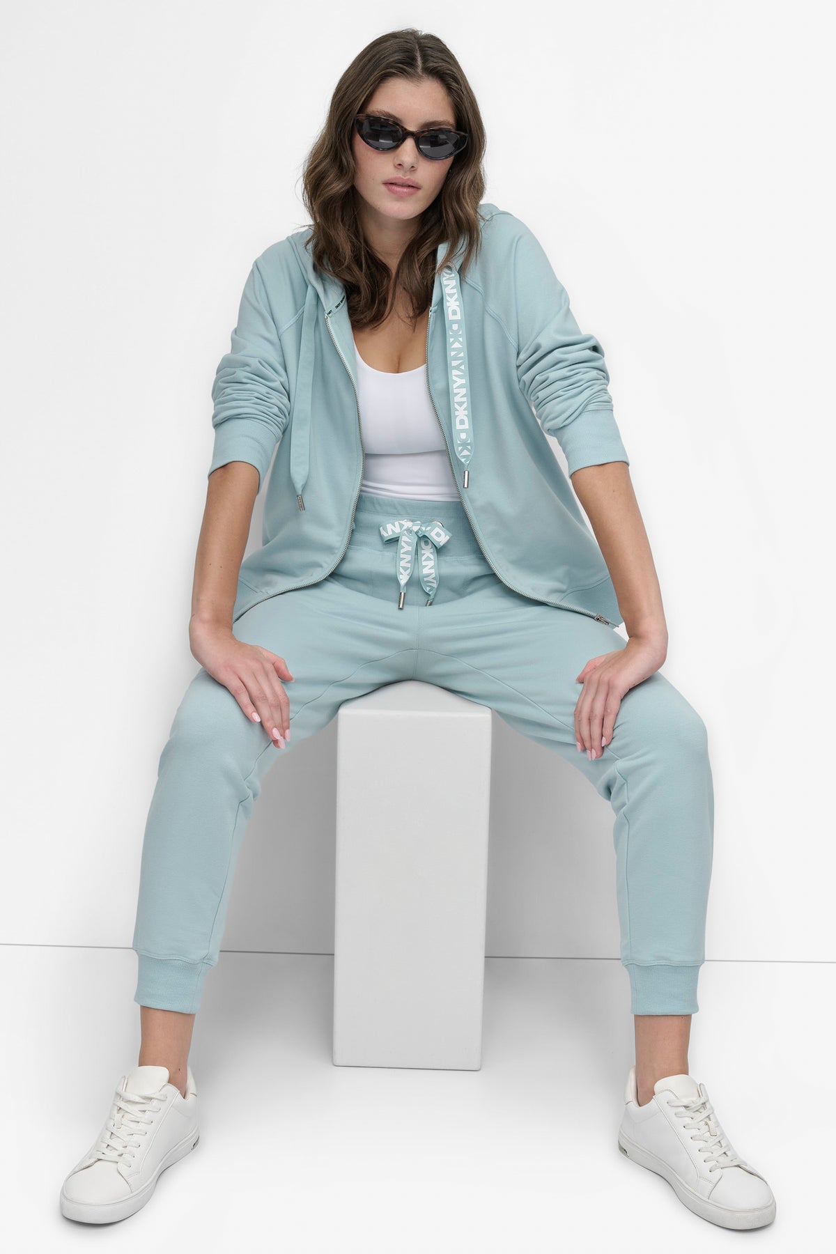 TWO-TONE HIGH-RISE LOGO DRAWSTRING SKINNY JOGGER VIEW 2