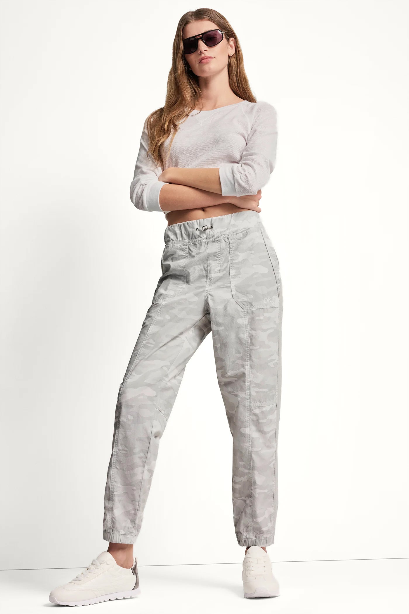 HIGH-RISE SLIM UTILITY JOGGER VIEW 7 | DKNY25 HIGH-RISE SLIM UTILITY JOGGER VIEW 7 | DKNY25