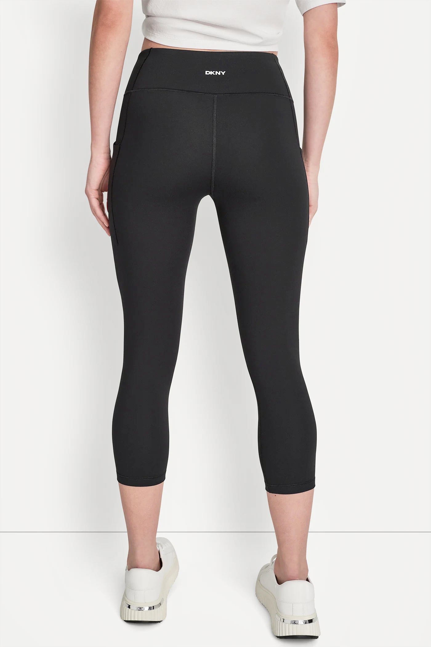 BALANCE COMPRESSION HIGH-WAIST CROPPED LEGGING VIEW 5 | Women's Clearance BALANCE COMPRESSION HIGH-WAIST CROPPED LEGGING VIEW 5 | Women's Clearance
