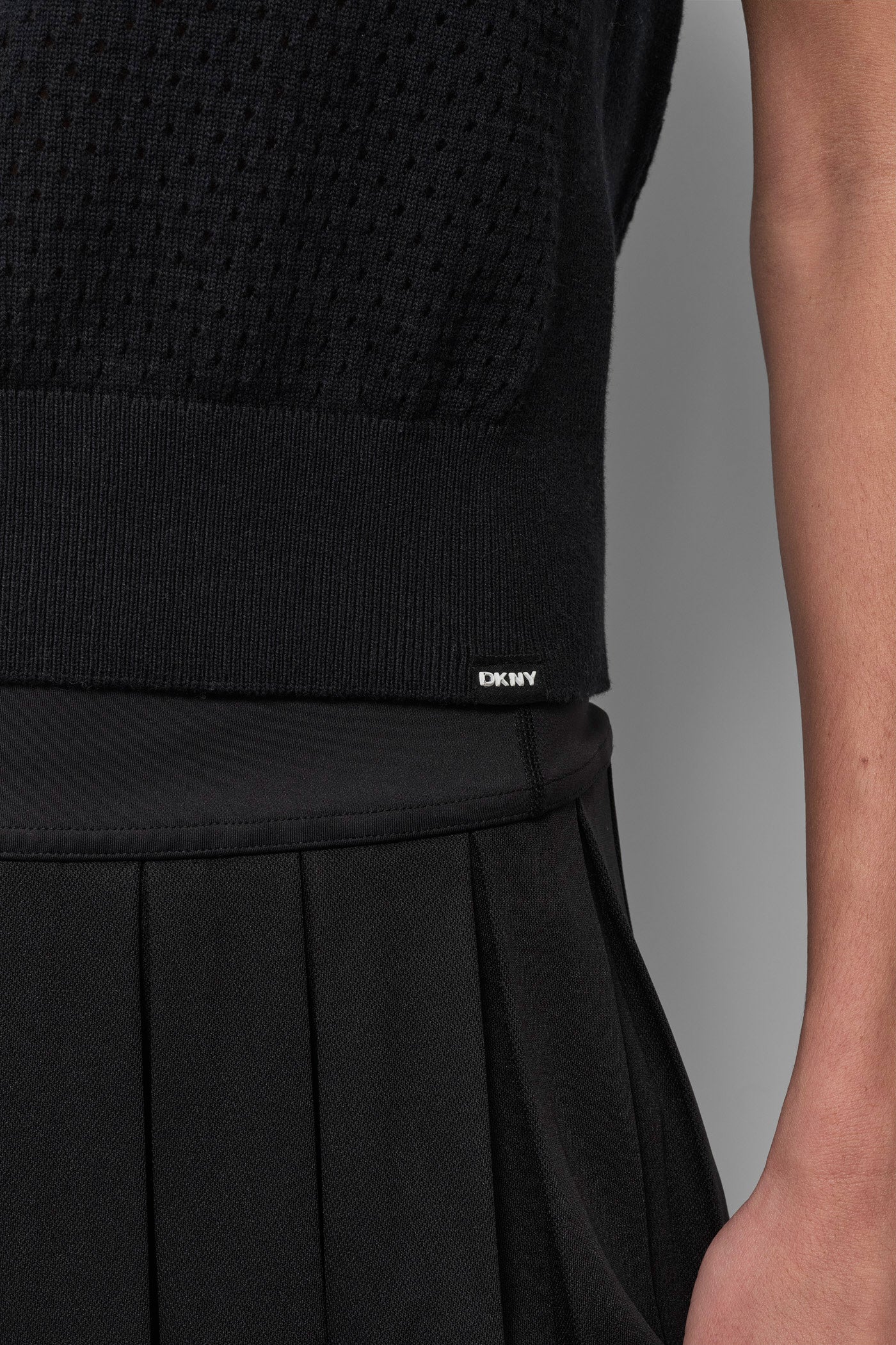 STRIPED MESH POINTELLE SWEATER VEST VIEW 5 | EXTRA 25% OFF SELECT CLOTHING AND BAGS STRIPED MESH POINTELLE SWEATER VEST VIEW 5 | EXTRA 25% OFF SELECT CLOTHING AND BAGS