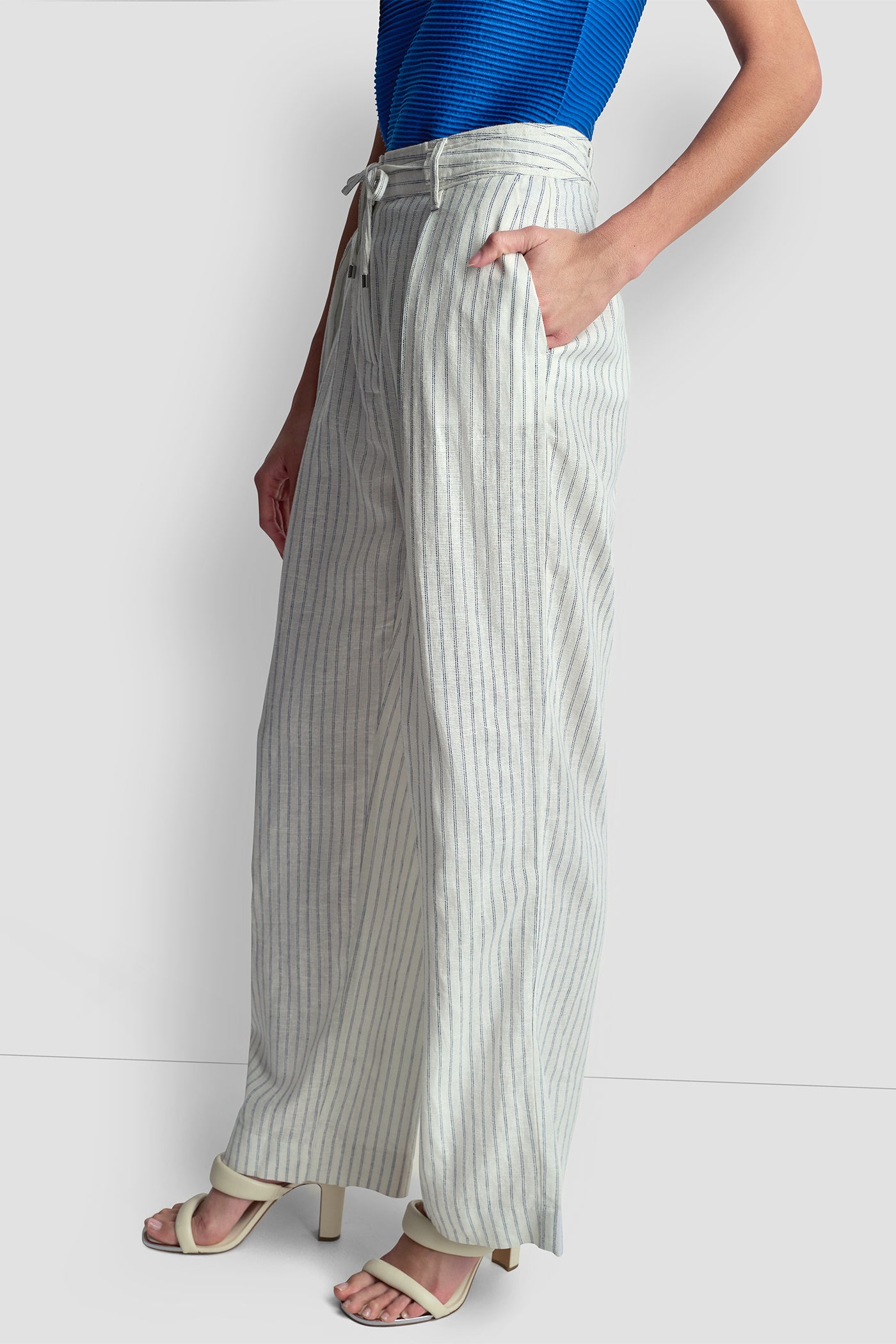 MID-RISE LINEN-BLEND PINSTRIPED PLEATED WIDE-LEG PANT VIEW 4 | Women's Clearance MID-RISE LINEN-BLEND PINSTRIPED PLEATED WIDE-LEG PANT VIEW 4 | Women's Clearance