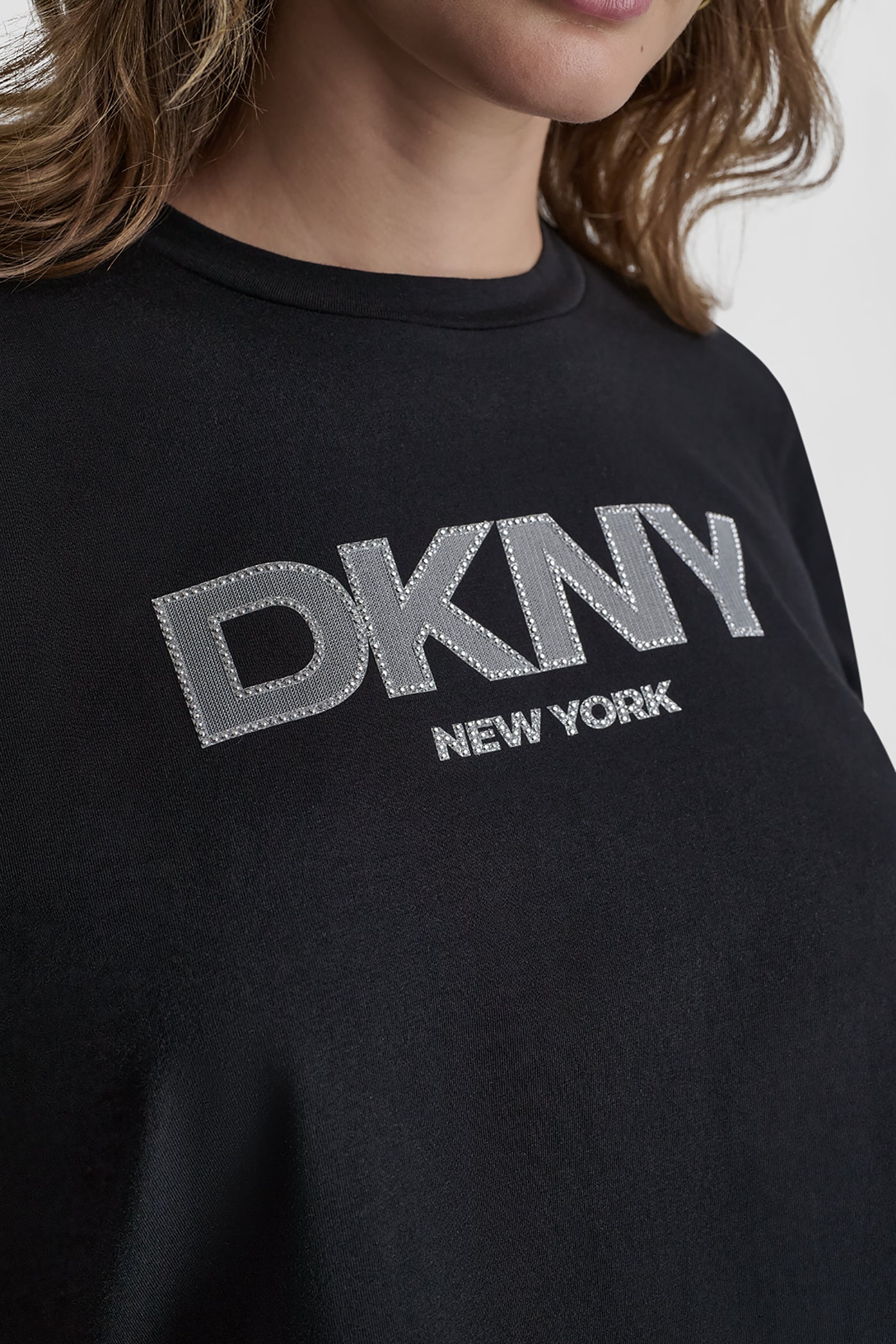 CRYSTAL BORDER LOGO GRAPHIC TEE View 2 | Women's Clearance CRYSTAL BORDER LOGO GRAPHIC TEE View 2 | Women's Clearance