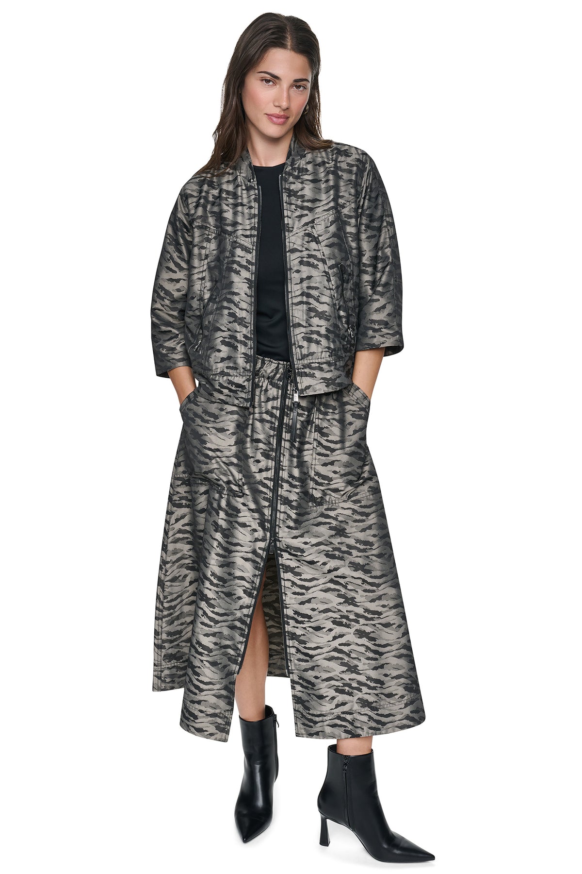 3/4 SLEEVE ANIMAL JACQUARD BOMBER JACKET VIEW 2