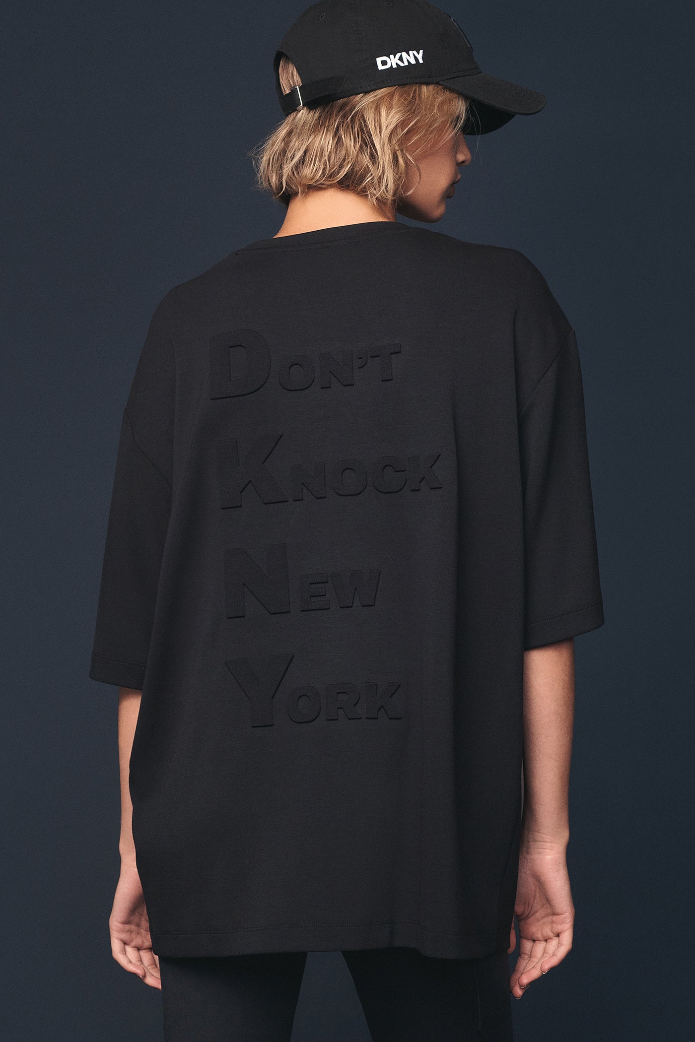 DKNY X YANKEES SHORT-SLEEVE EMBOSSED TEE VIEW 3 | FALL PRE-ORDER DKNY X YANKEES SHORT-SLEEVE EMBOSSED TEE VIEW 3 | FALL PRE-ORDER