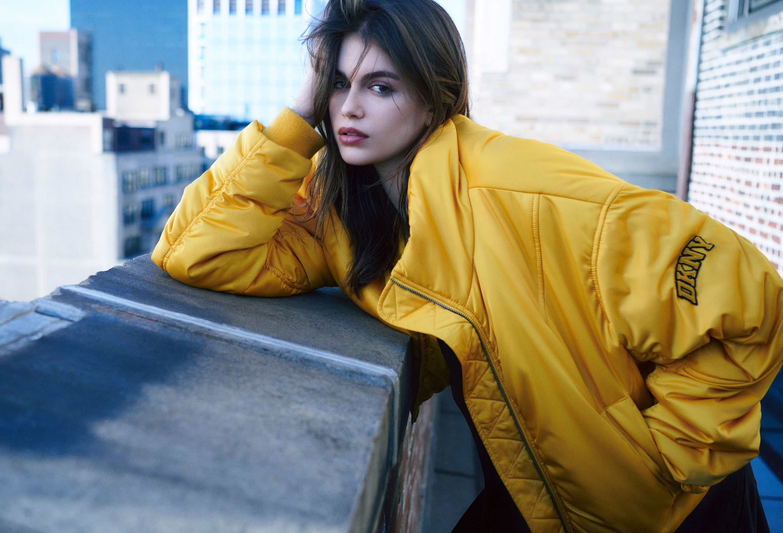 DKNY EST. 1989 |