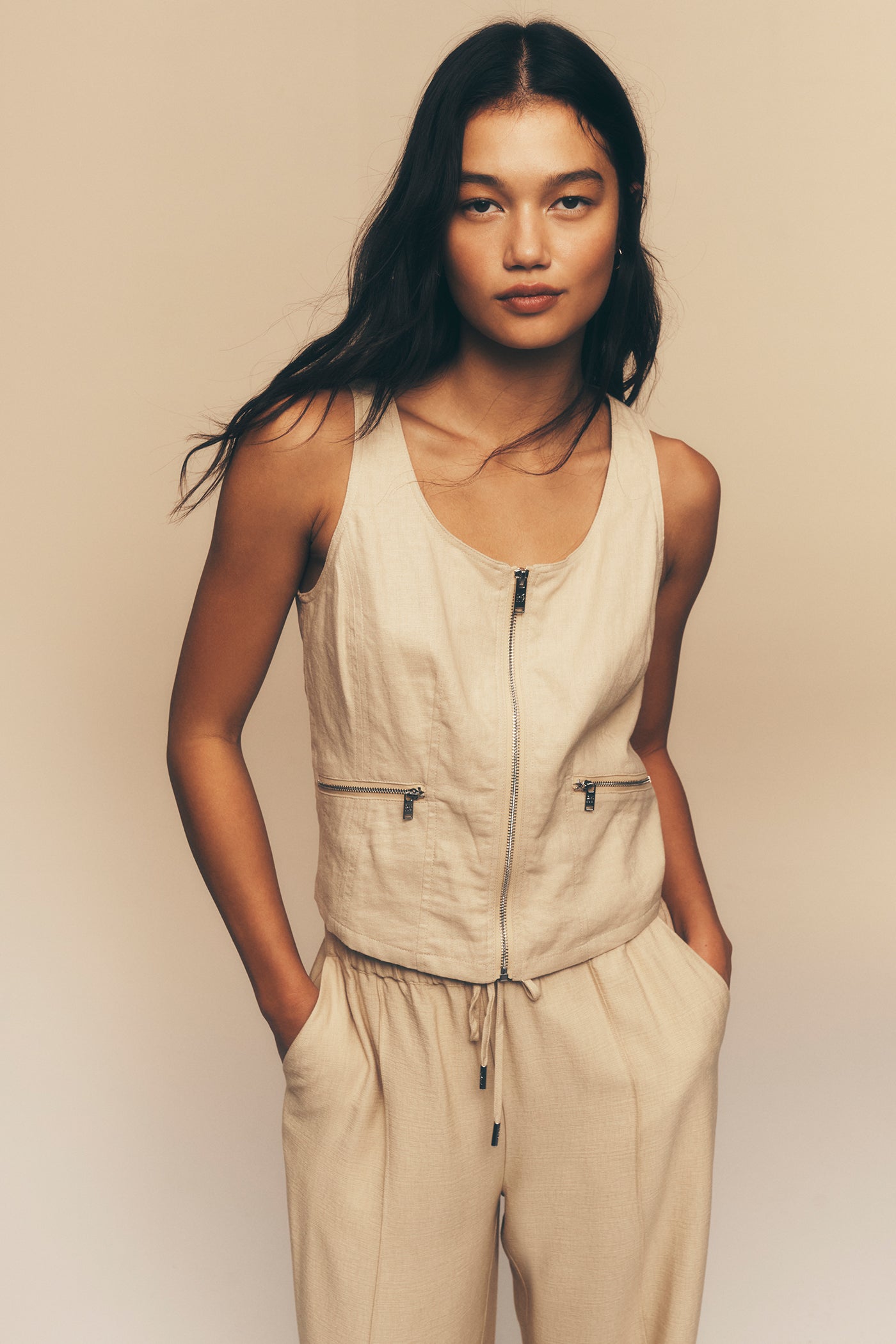 LINEN-BLEND ZIP-FRONT VEST View 1 | Women's Clearance LINEN-BLEND ZIP-FRONT VEST View 1 | Women's Clearance