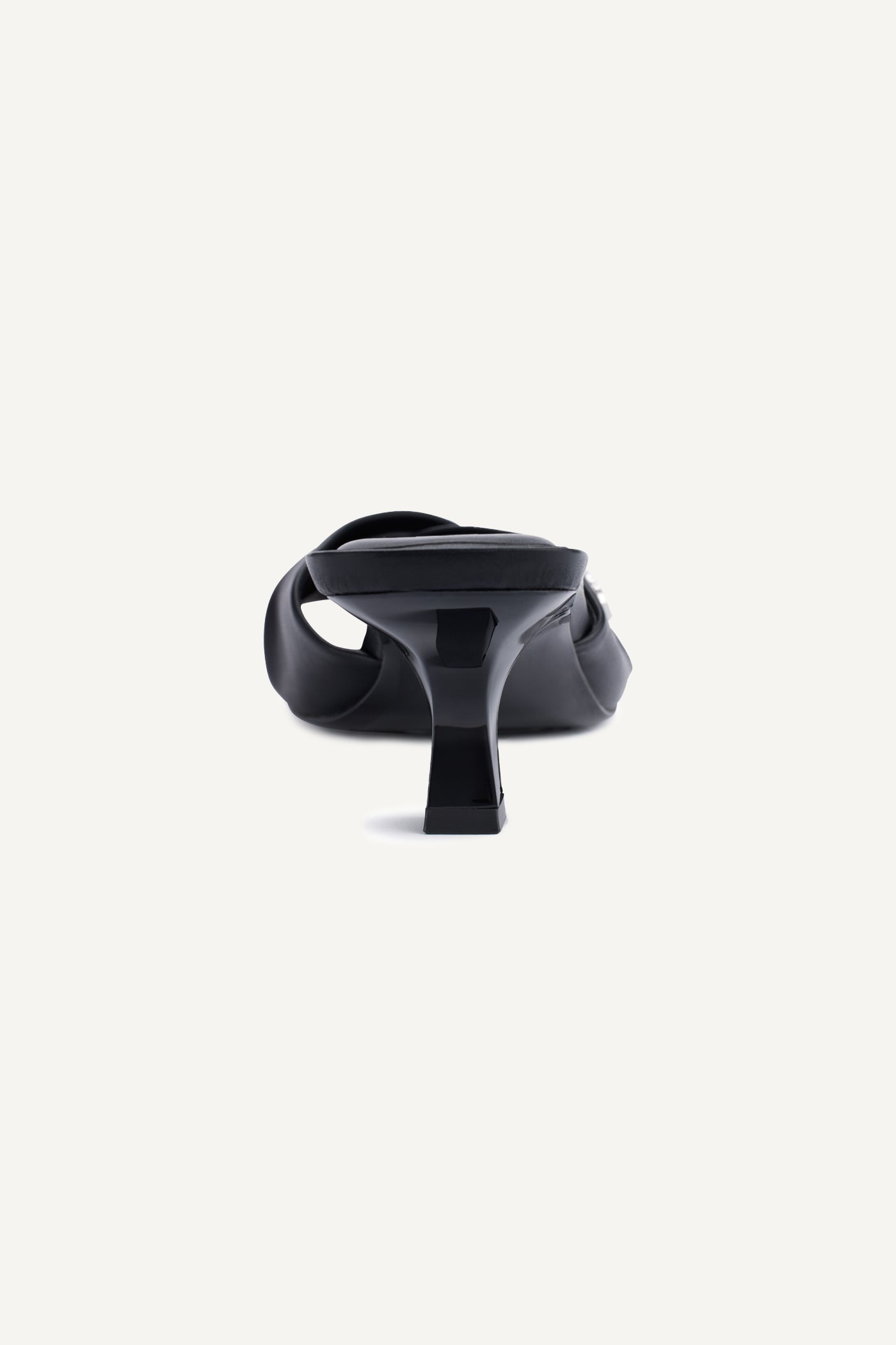 JOLAINE TWIST VIEW 5 | DKNY Promo JOLAINE TWIST VIEW 5 | DKNY Promo
