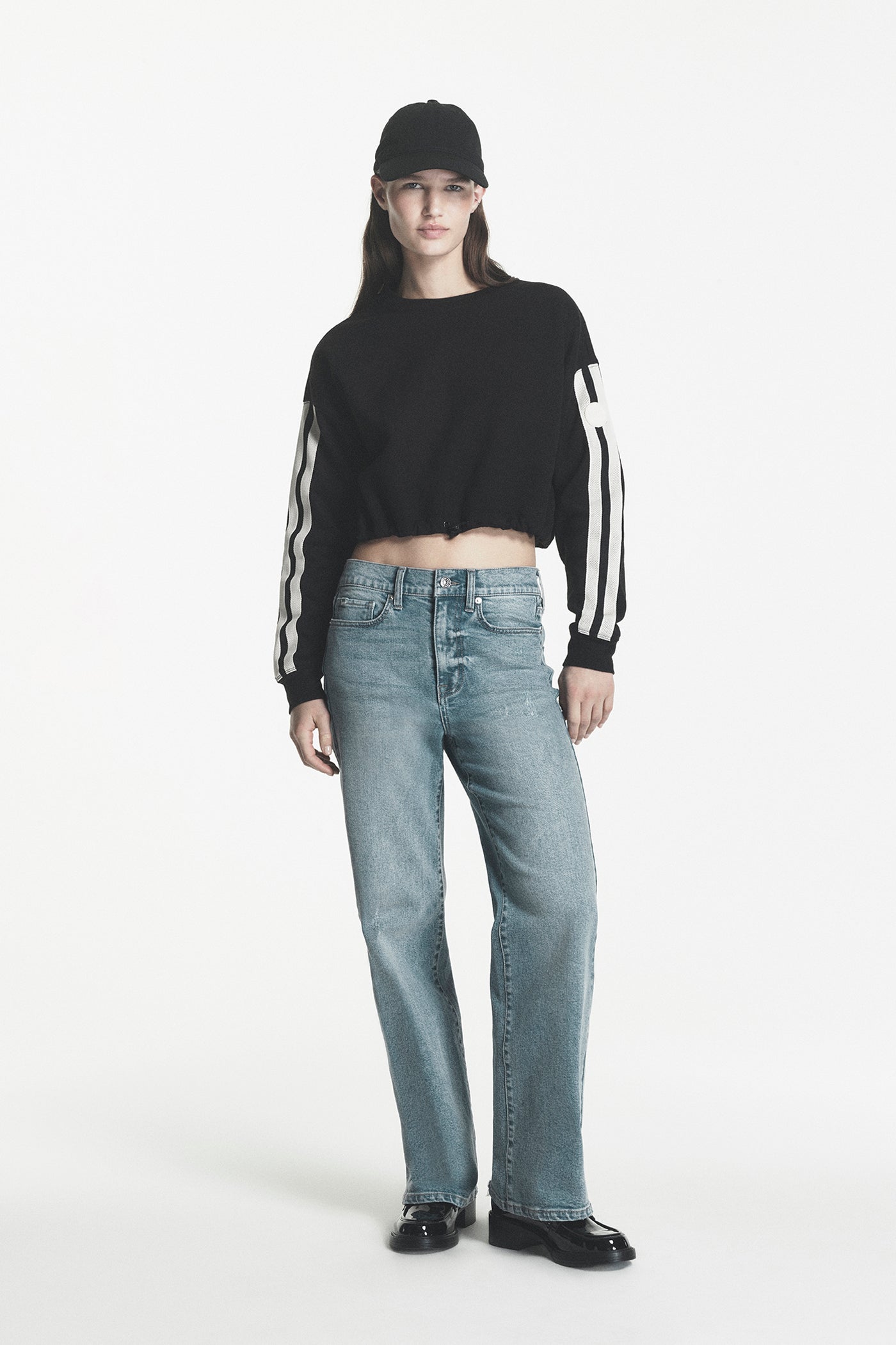 CROPPED STRIPED SWEATSHIRT View 2