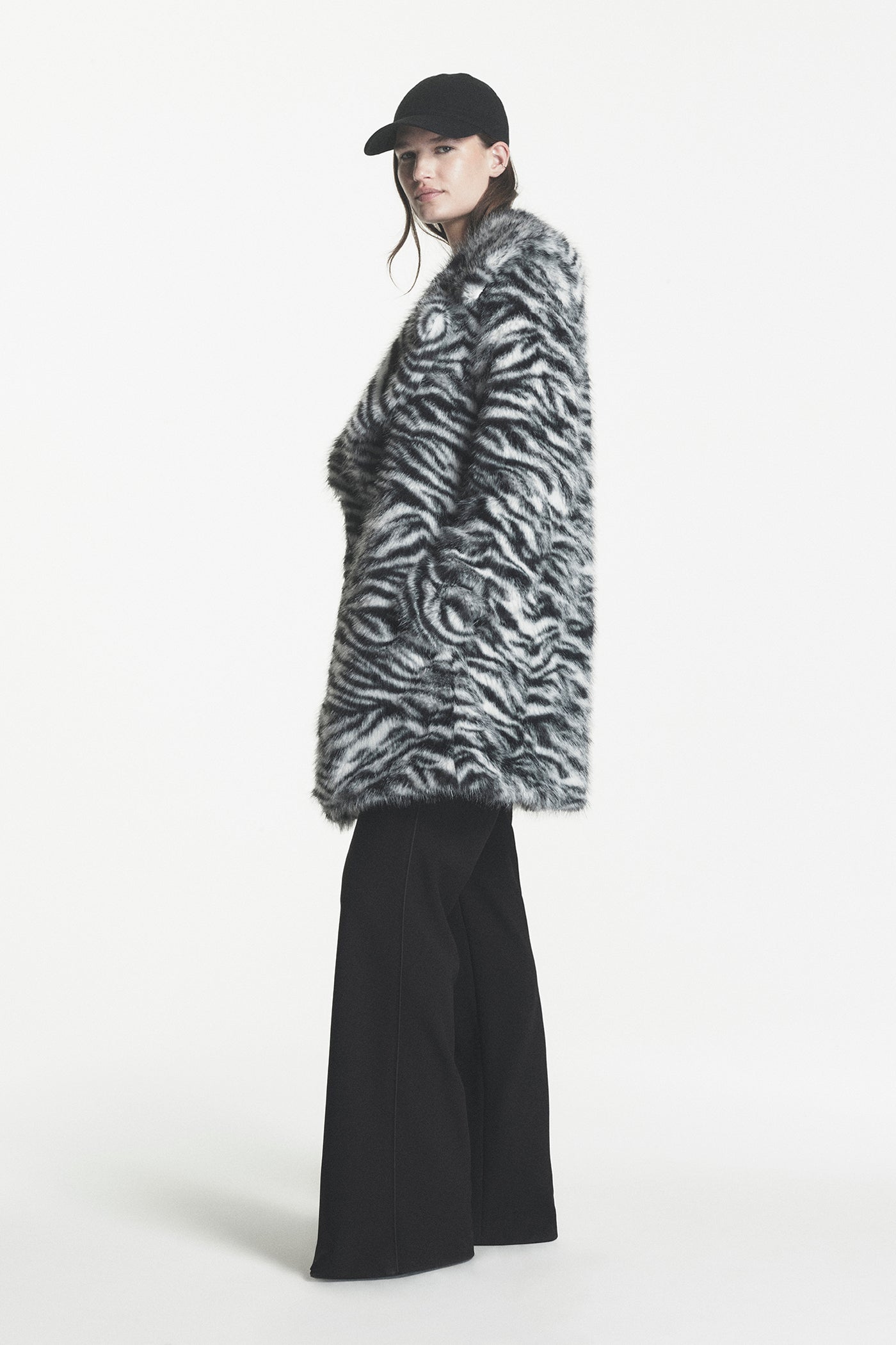 FAUX FUR SNOW LEOPARD JACKET VIEW 2