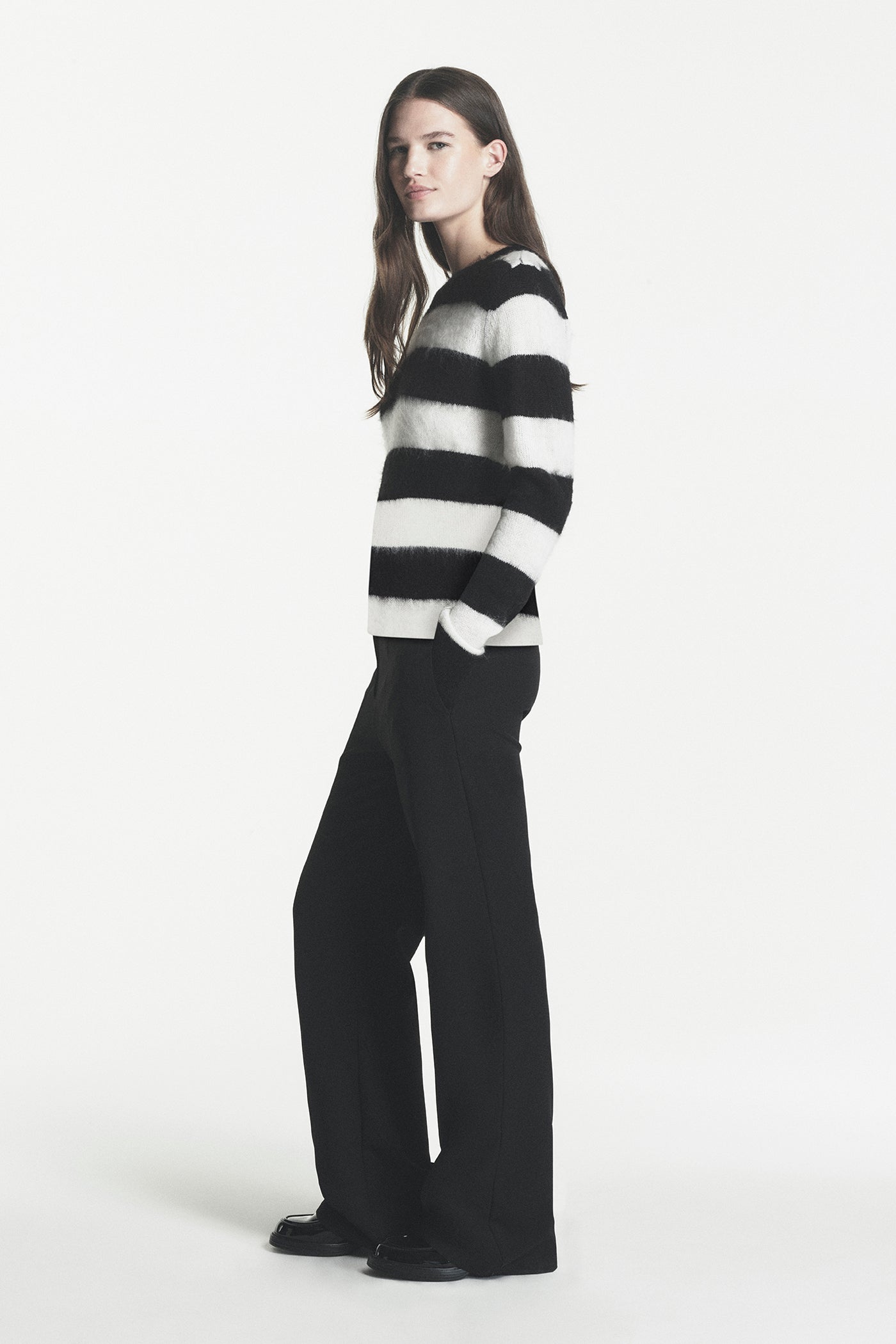 STRIPE CREW NECK SWEATER VIEW 2