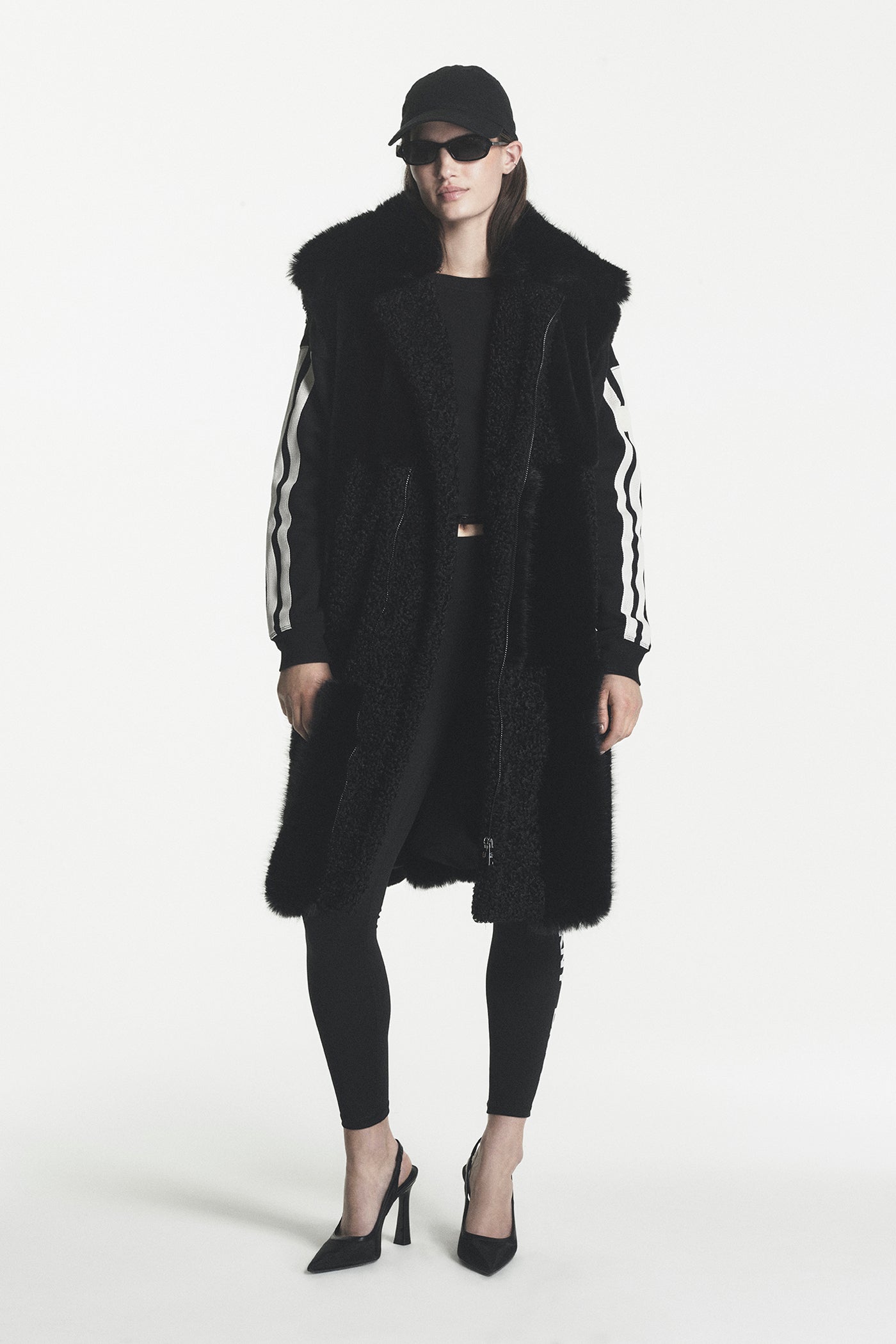 PATCH FAUX FUR LONG VEST VIEW 2