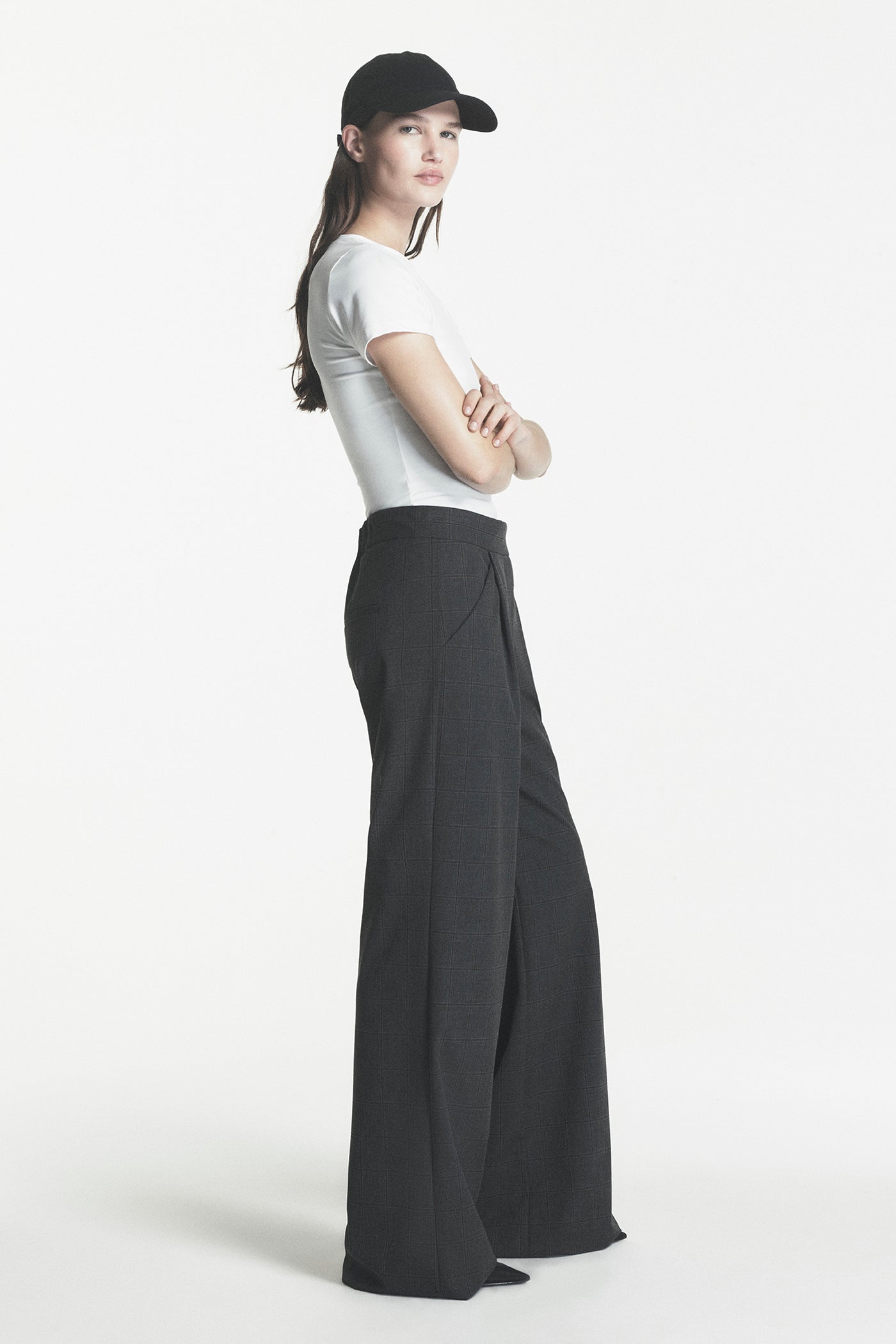 HIGH-RISE WIDE LEG PANT VIEW 2