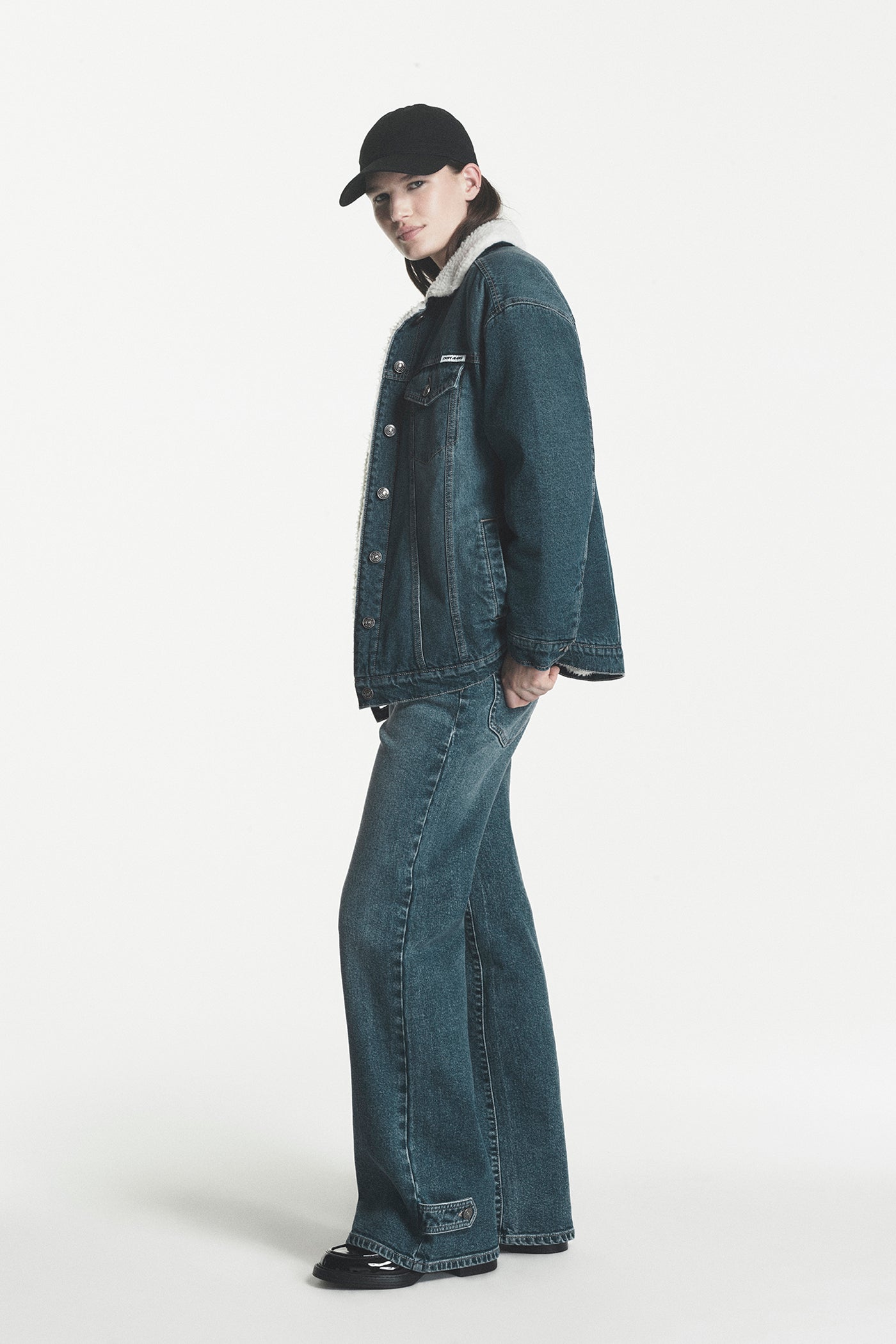 SHERPA COLLAR DENIM TRUCKER JACKET VIEW 2