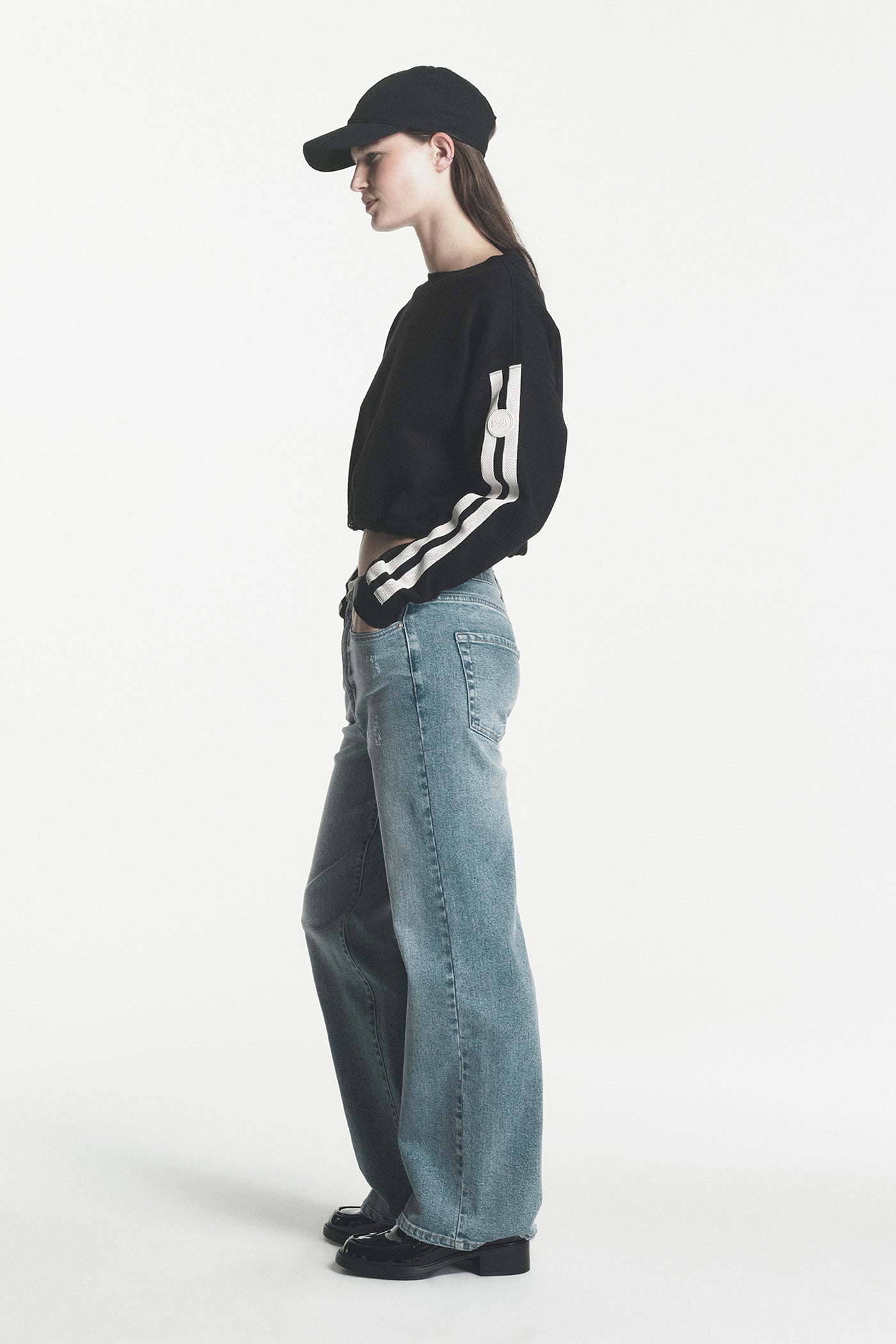 CROPPED STRIPED SWEATSHIRT VIEW 2