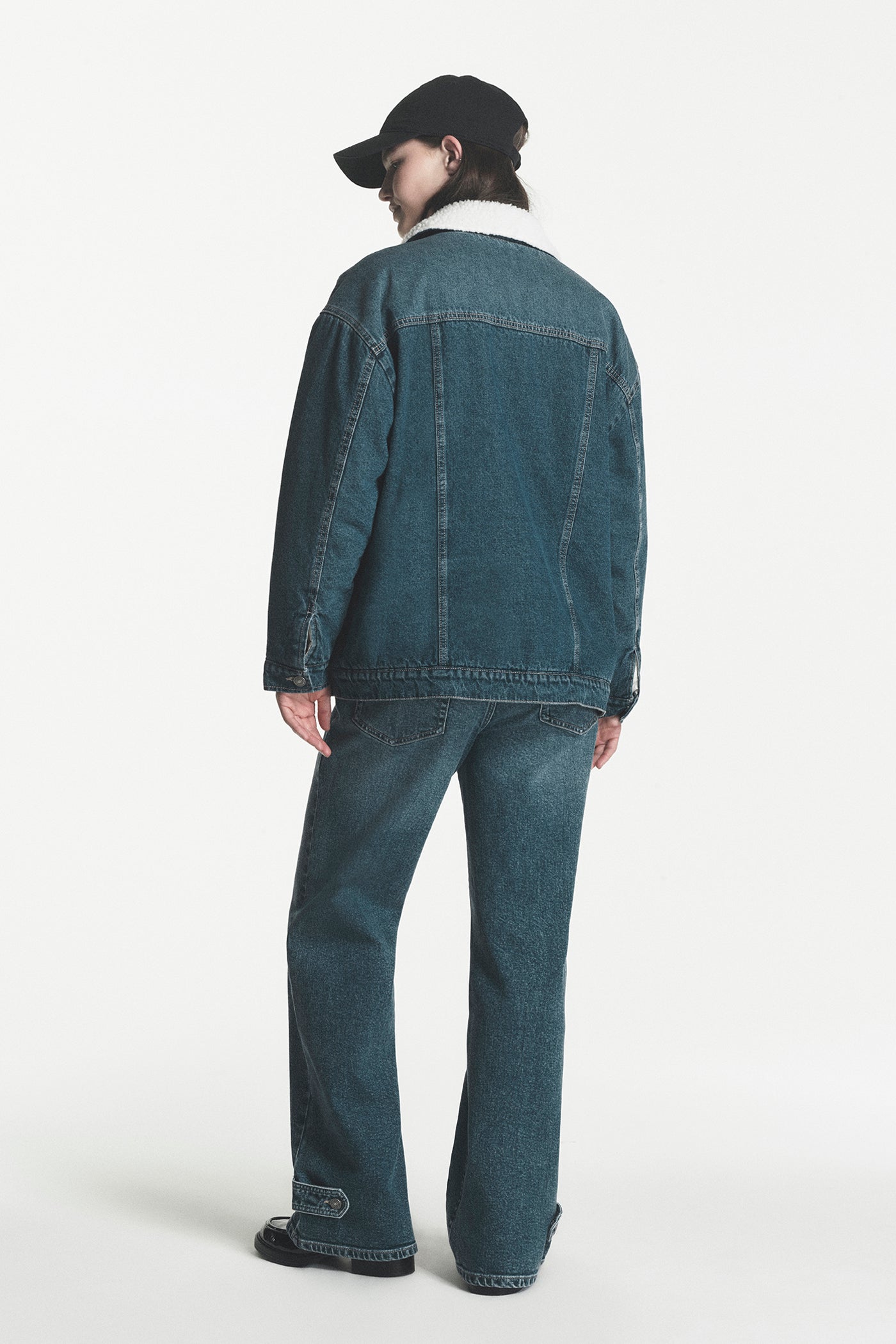 SHERPA COLLAR DENIM TRUCKER JACKET VIEW 2