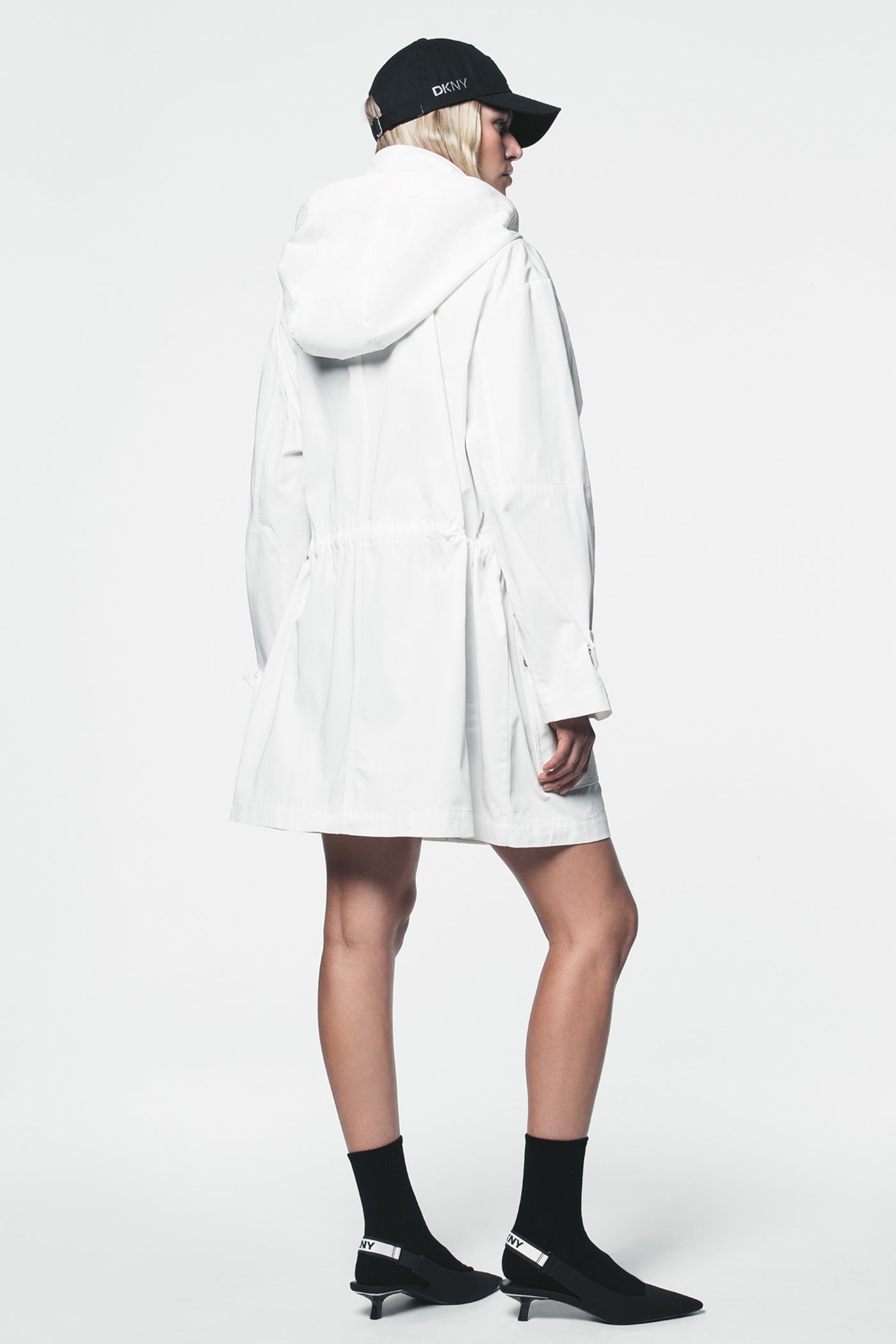 DKNY ホワイト ウィンドブレーカー Fire Clasp Anorak Jacket | Anorak | DKNY
