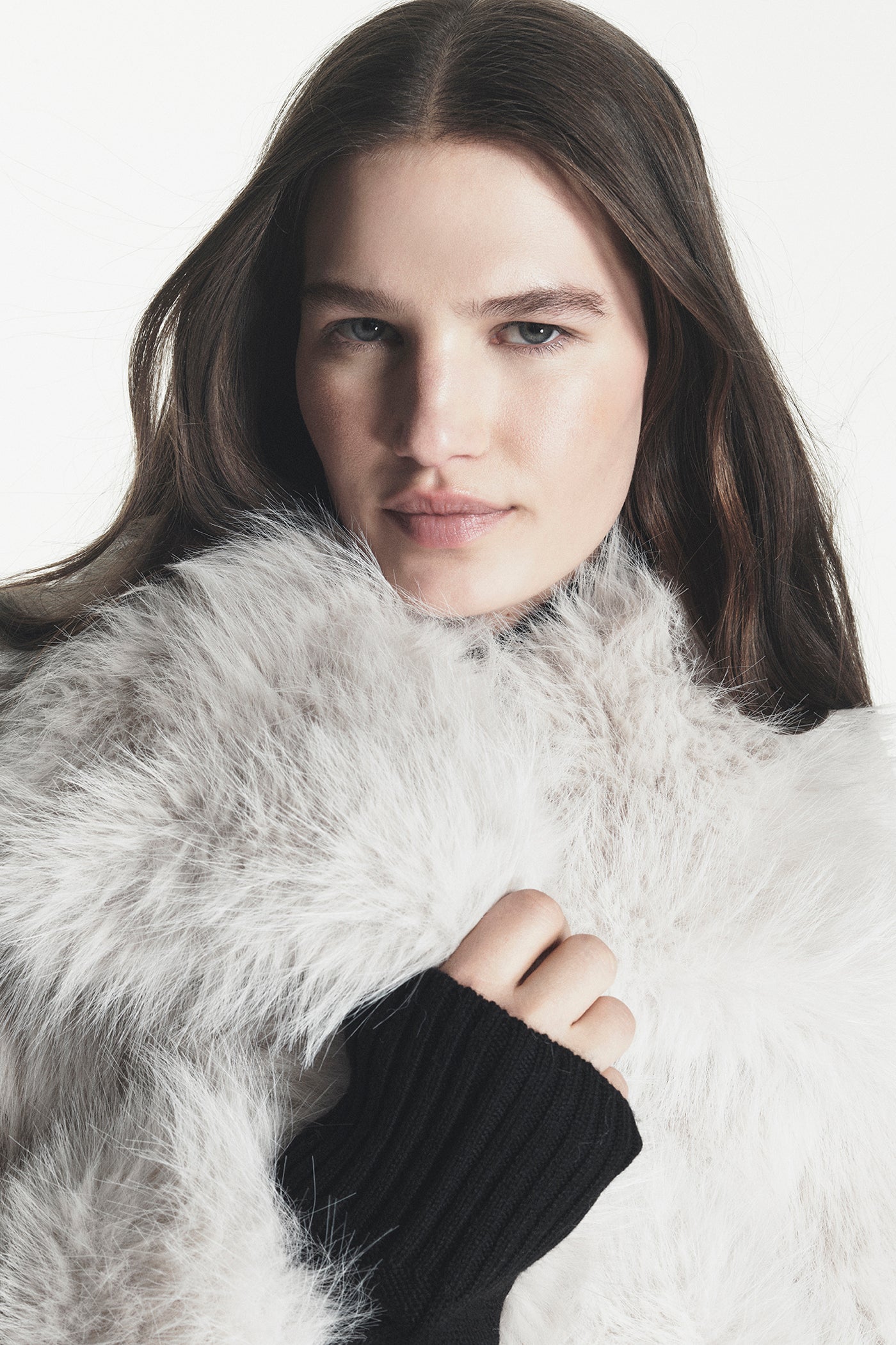 SHORT FAUX FUR JACKET VIEW 2