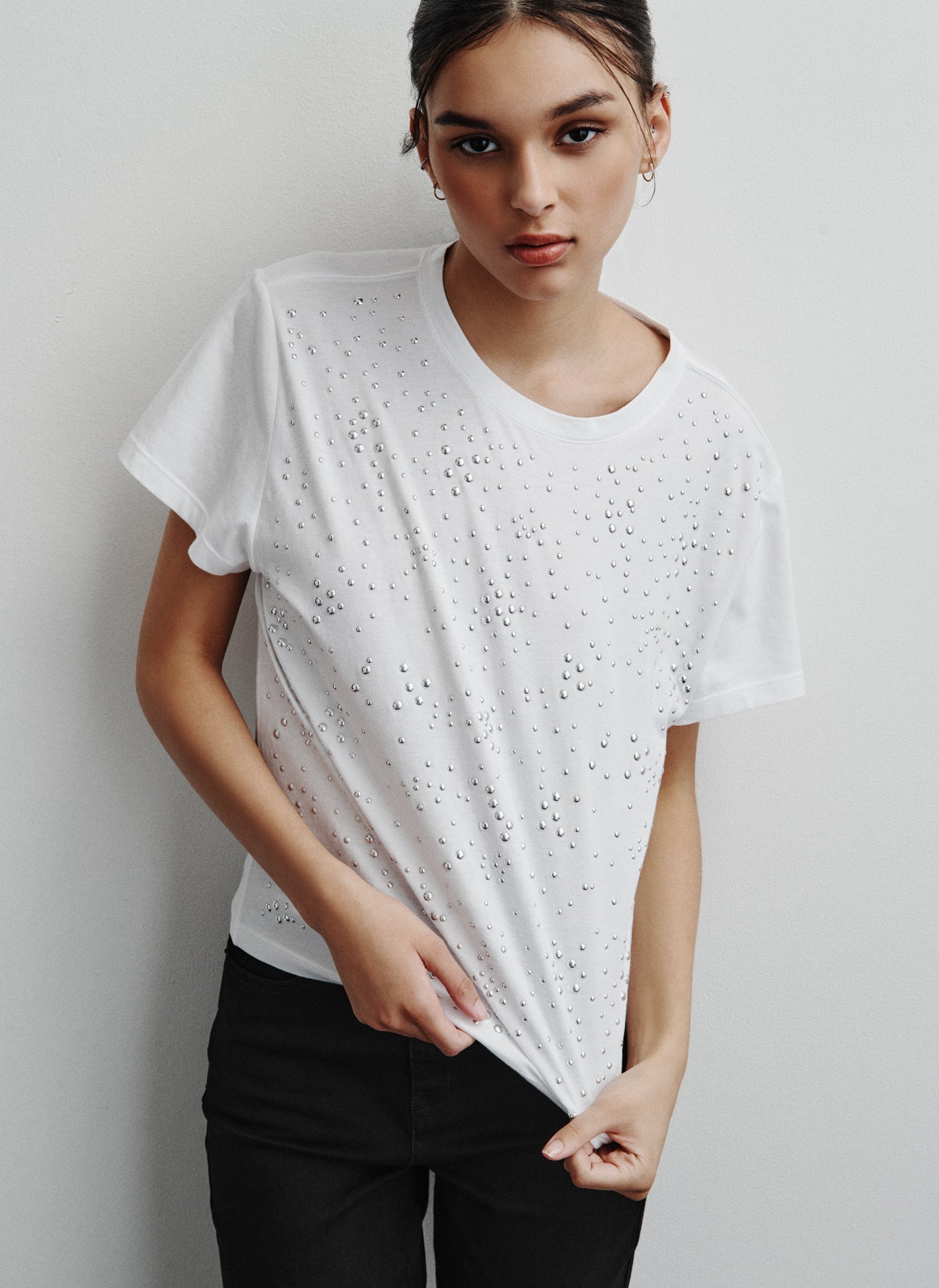 DKNY SCATTERED DOME STUDS BOXY TEE,White