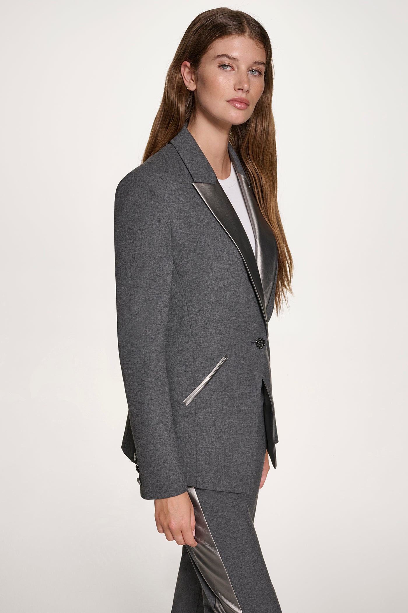 ONE BUTTON JACKET WITH CONTRAST POCKETS VIEW 4 | DKNY Promo