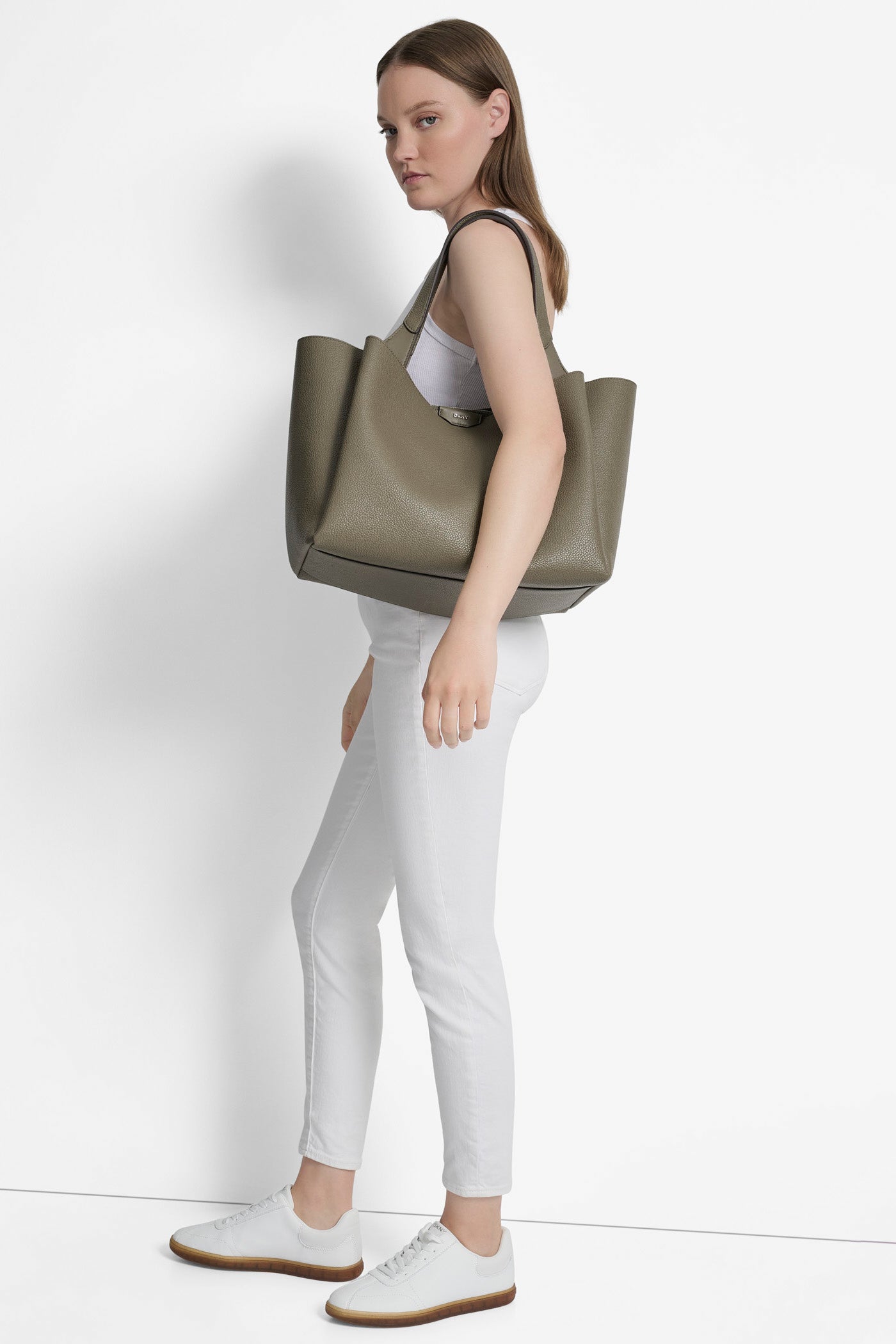 Light Taupe WILLA TOTE, BACK VIEW | Summer Essentials