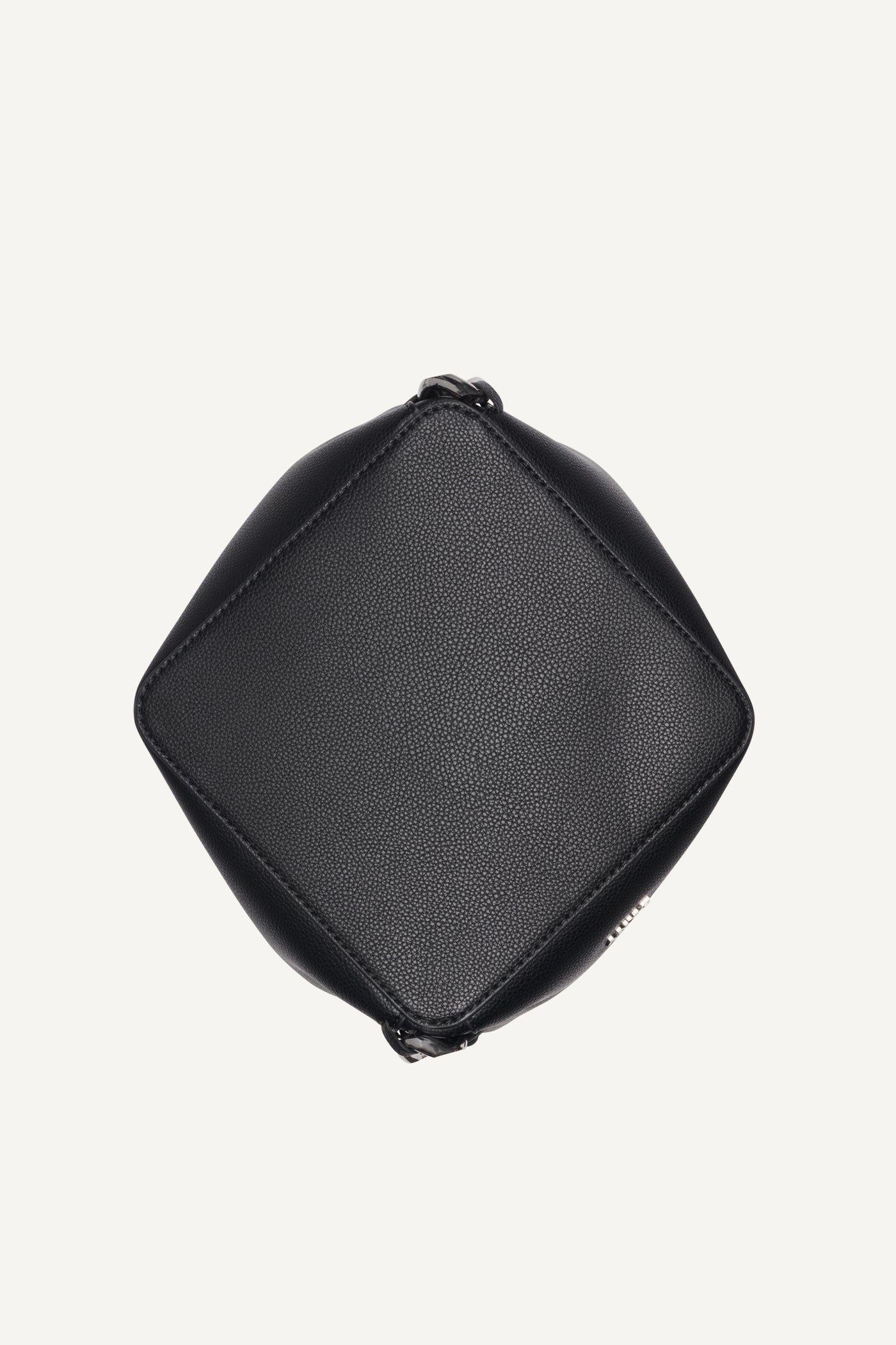 RIONA CHAIN BUCKET BAG VIEW 5 | DKNY Promo