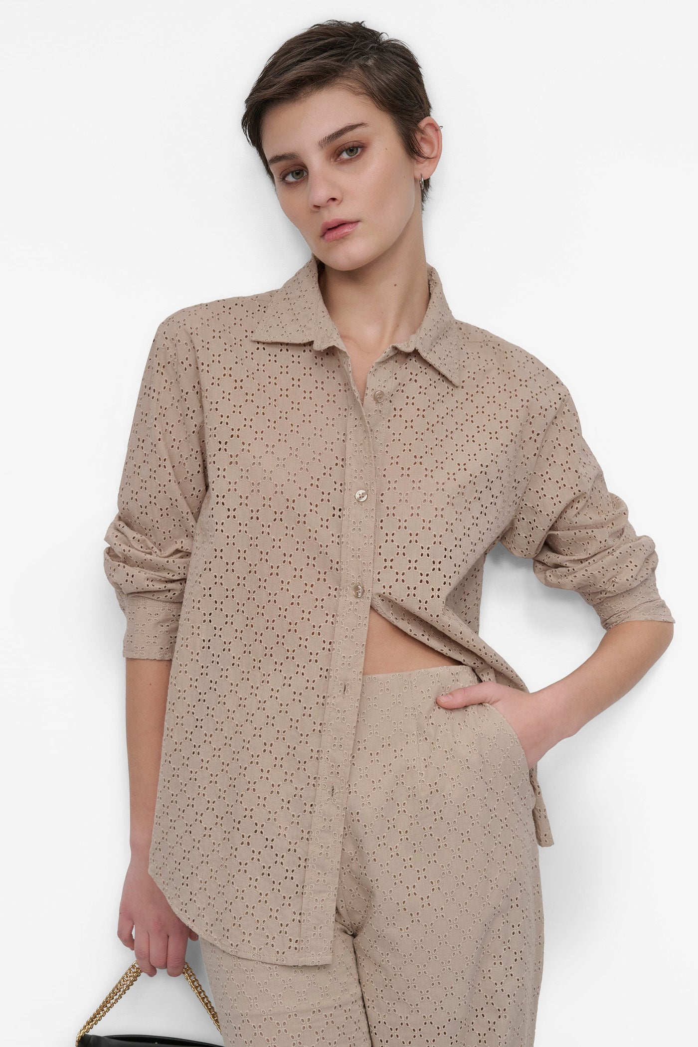 CLOVER PEBBLE EYELET LONG SLEEVE BUTTON FRONT SHIRT, FRONT VIEW | DKNY JEANS