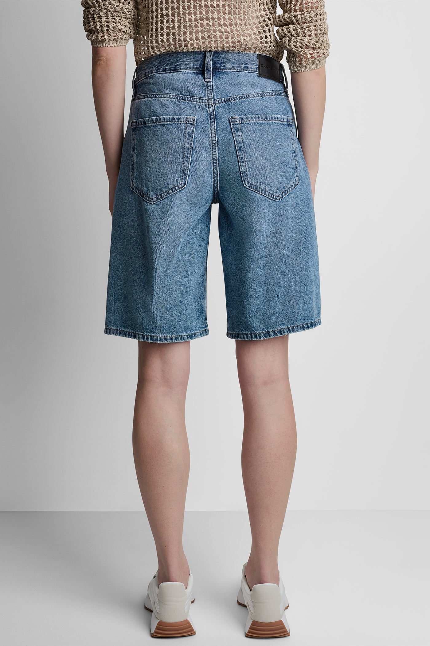 MID-RISE RELAXED DENIM SHORT VIEW 3 | Shorts