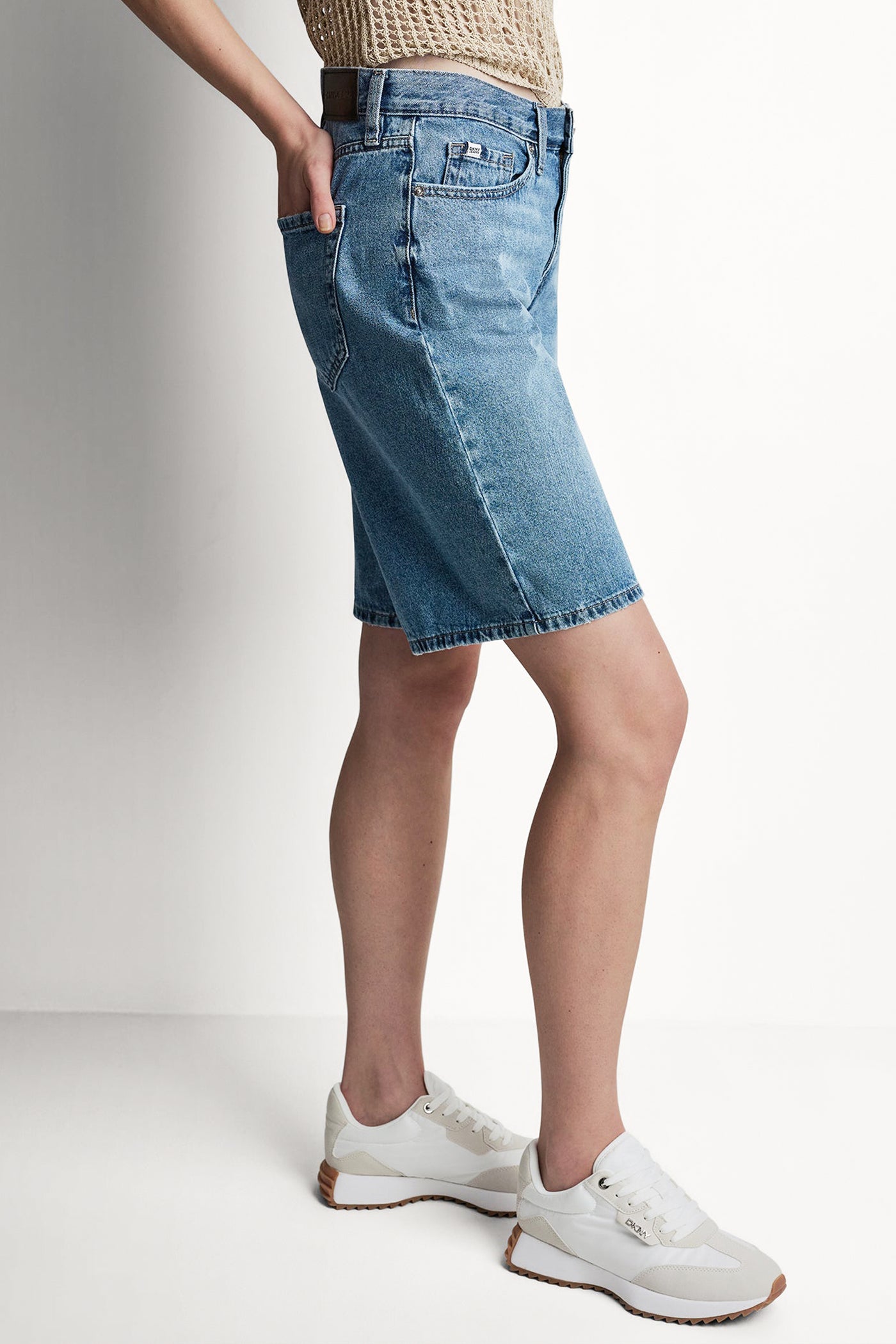 MID-RISE RELAXED DENIM SHORT VIEW 4