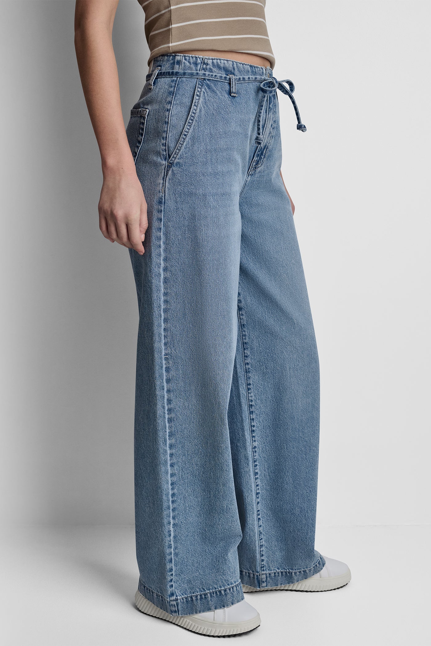 HIGH-RISE WIDE LEG JEAN VIEW 4 | Pants & Denim